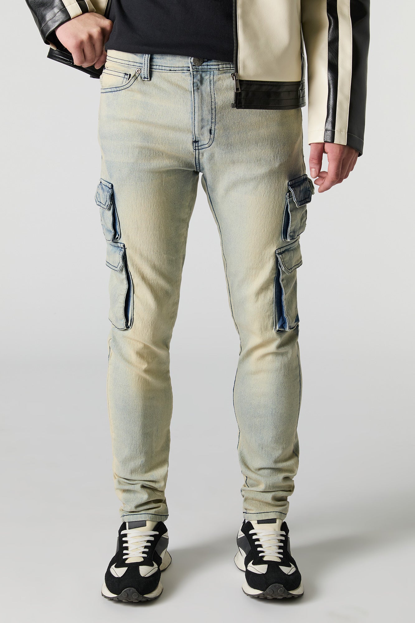 Jean cargo ajusté en denim extensible