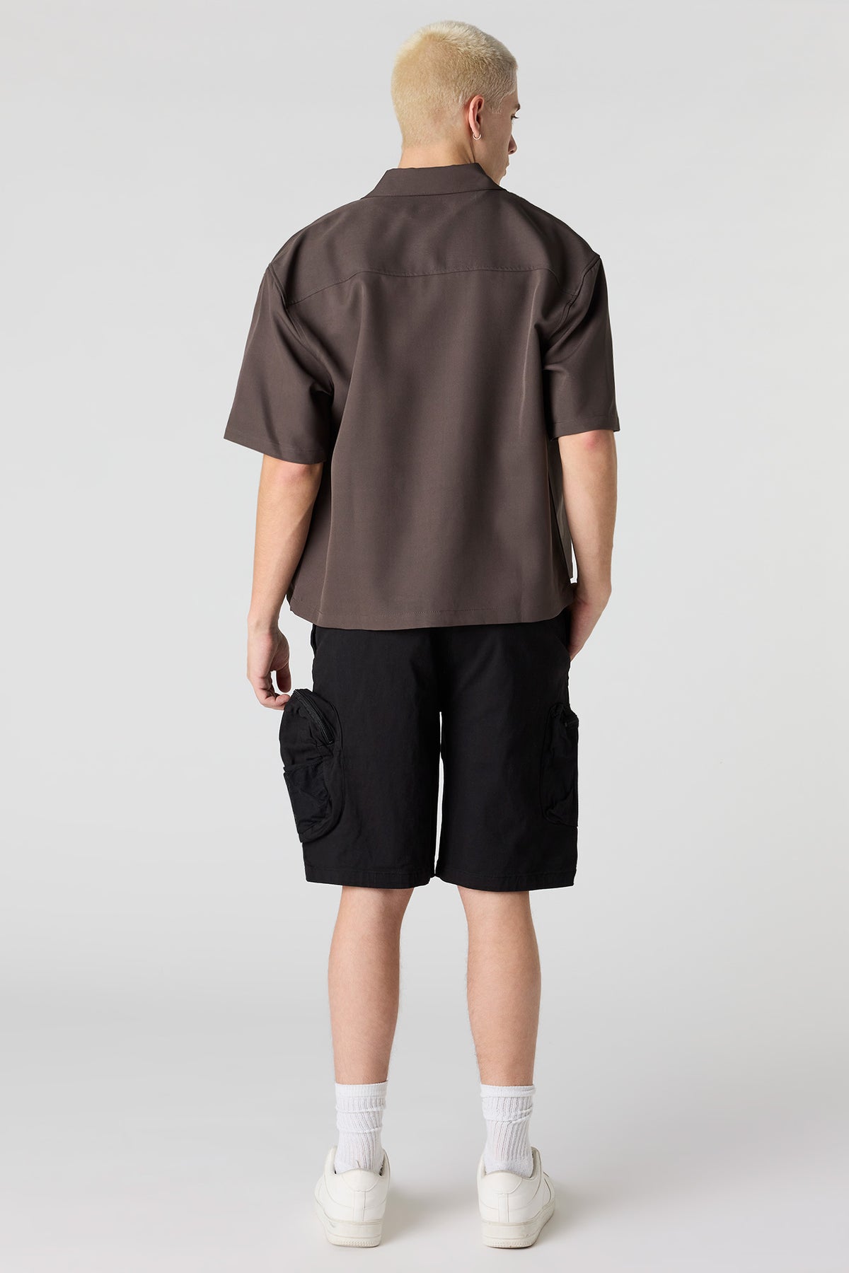 Vue alternative 3. Short cargo à taille coulissante
