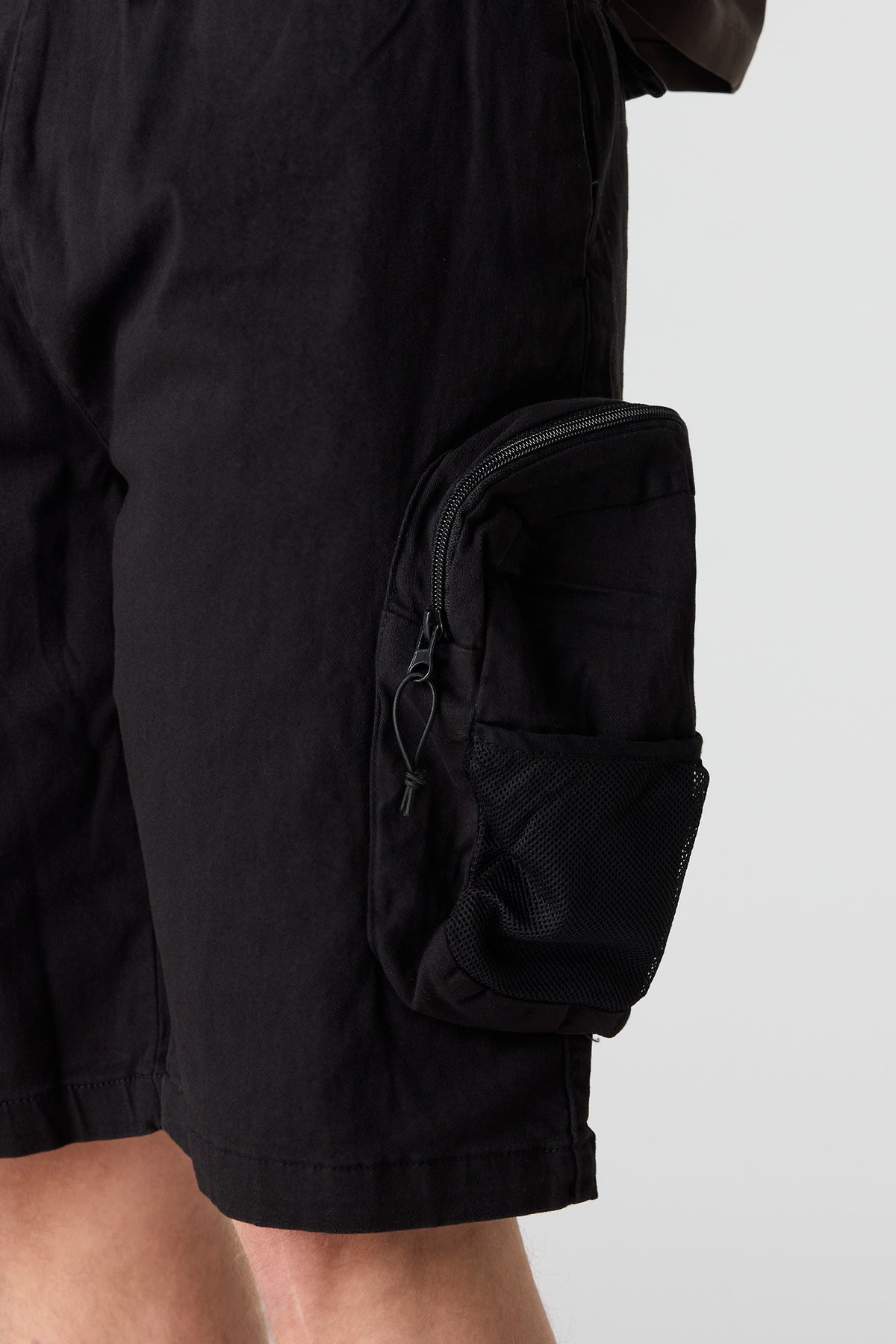 Vue alternative 4. Short cargo à taille coulissante