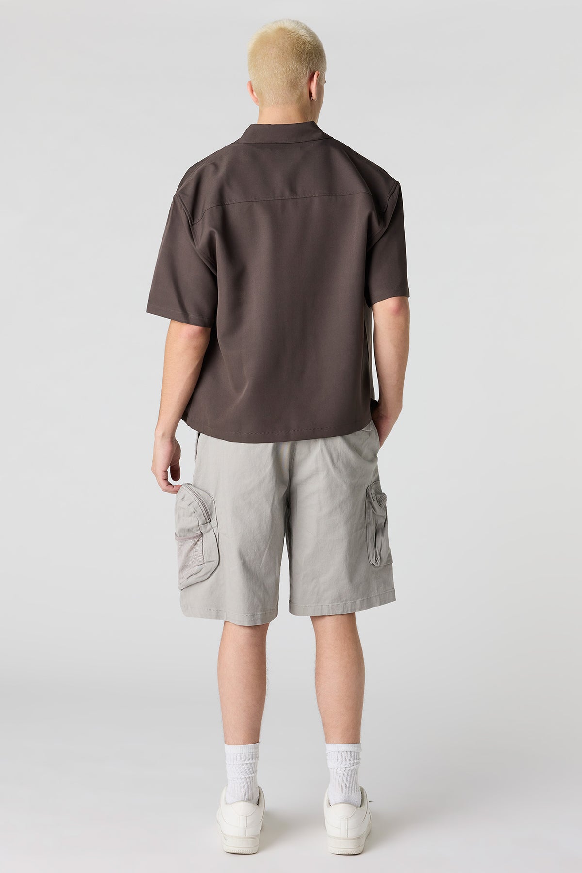 Vue alternative 3. Short cargo à taille coulissante