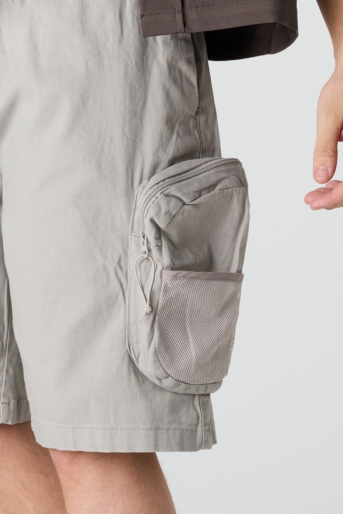 Vue alternative 4. Short cargo à taille coulissante