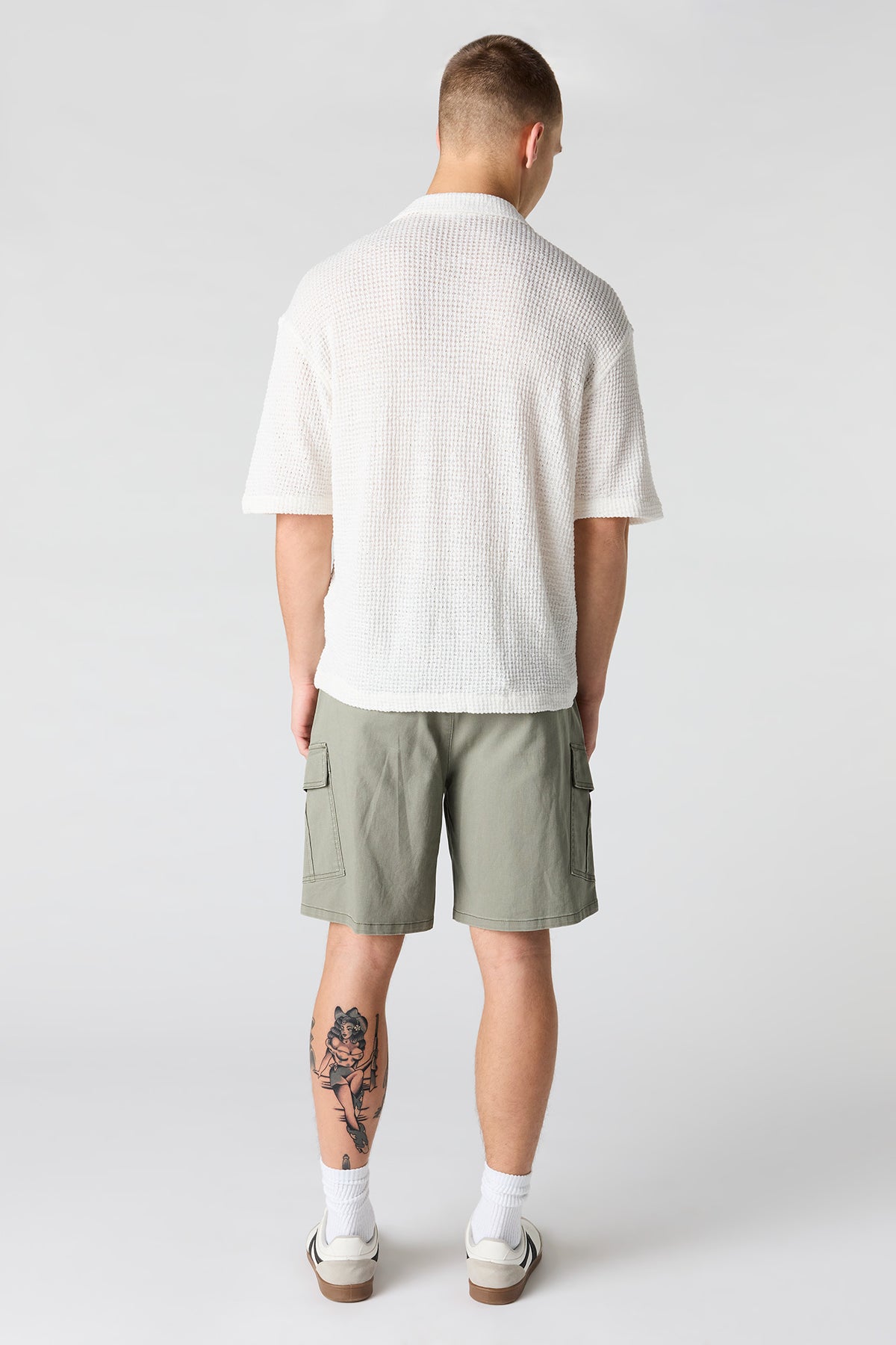 Vue alternative 3. Short cargo à taille coulissante