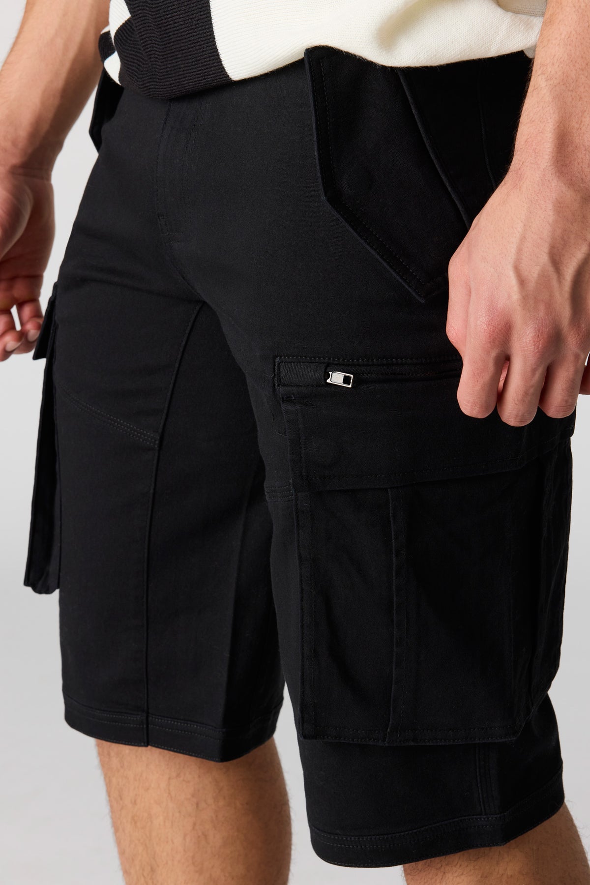 Vue alternative 4. Chino cargo long
