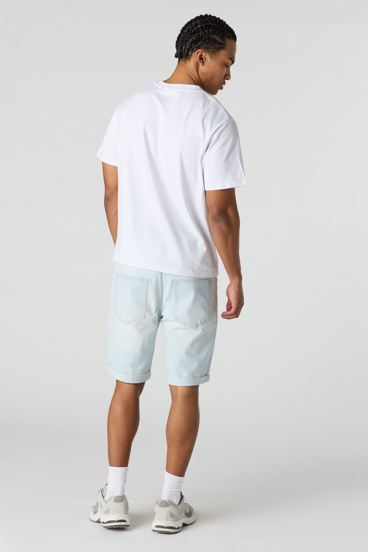 Alt View 3. Slim Mid Denim Short - Light Denim Blue