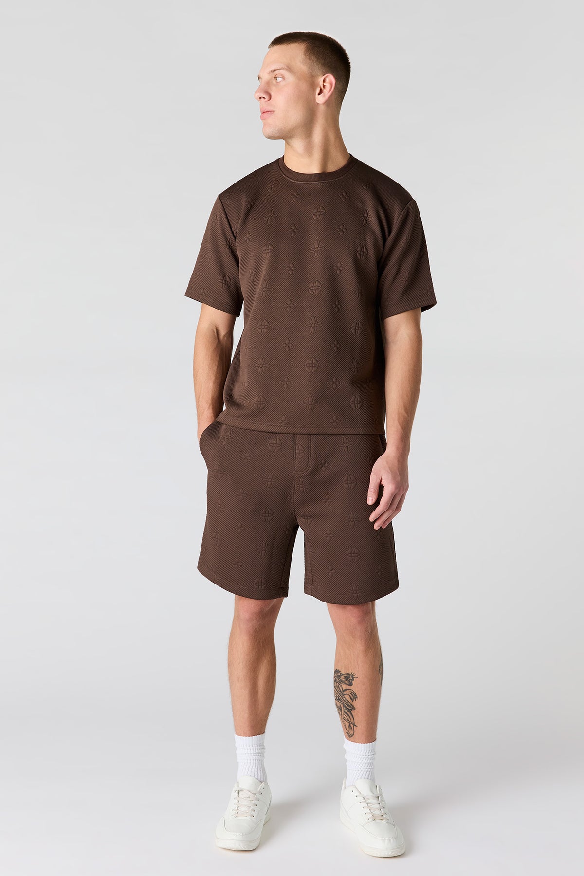 Vue alternative 3. T-shirt en tricot de jacquard