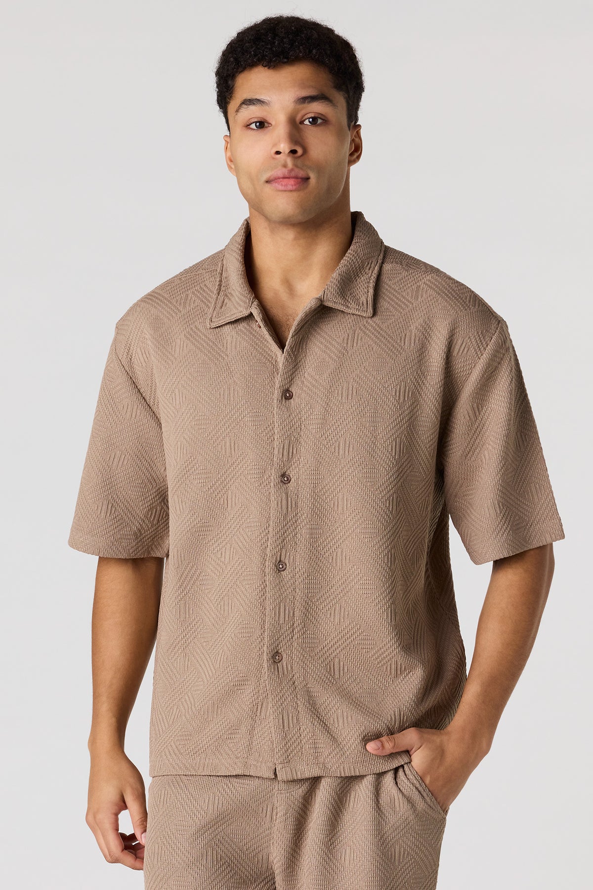 Haut boutonné texturé avec col
