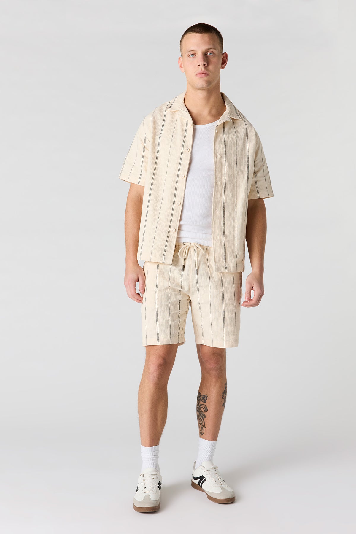 Alt View 2. Textured Striped Drawstring Short - Off White