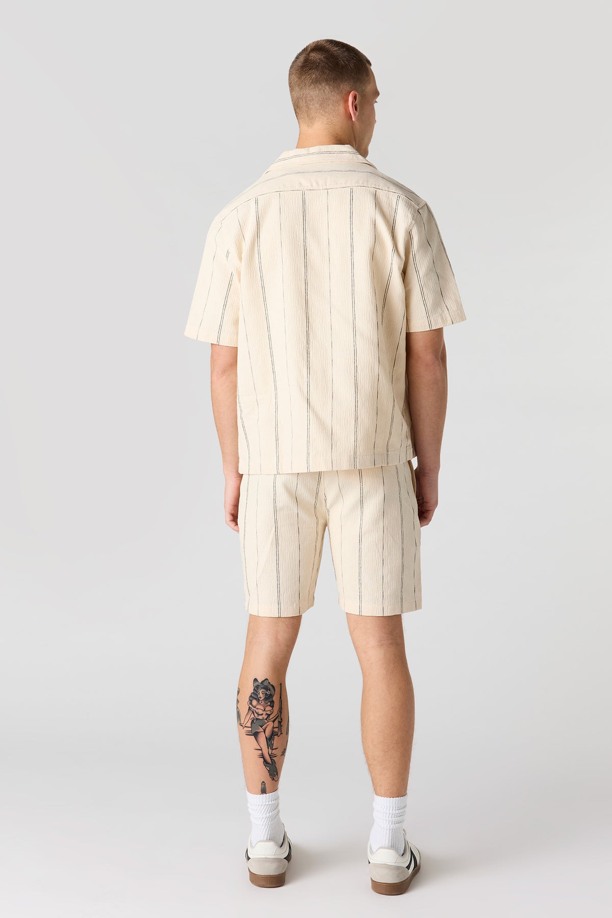 Alt View 3. Textured Striped Drawstring Short - Off White