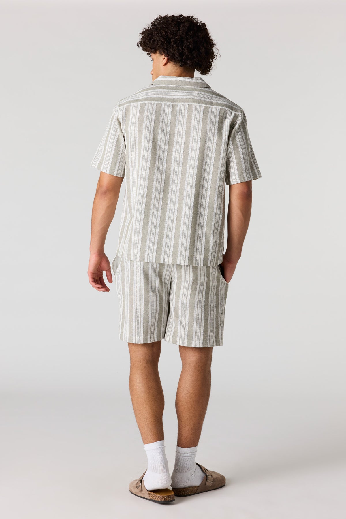 Vue alternative 3. Short texturé rayé à taille coulissante