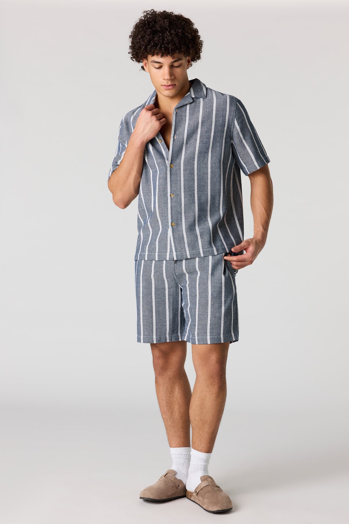 Alt View 2. Textured Striped Drawstring Short - Blue