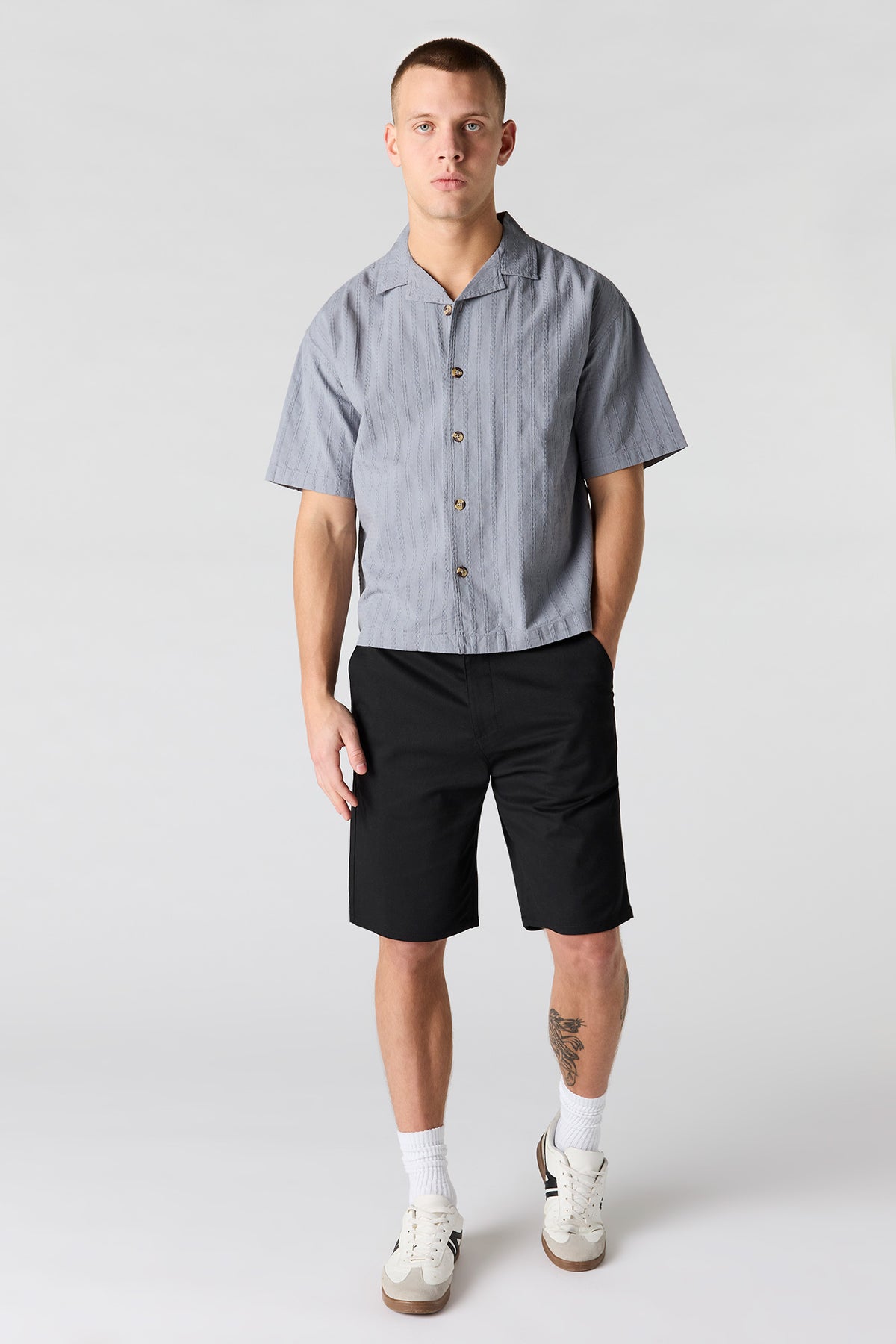 Vue alternative 2. Short chino