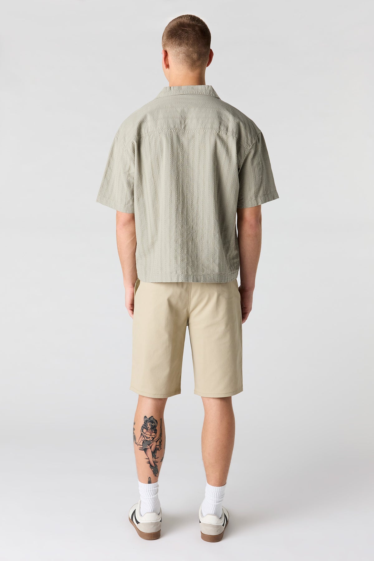 Vue alternative 3. Short chino
