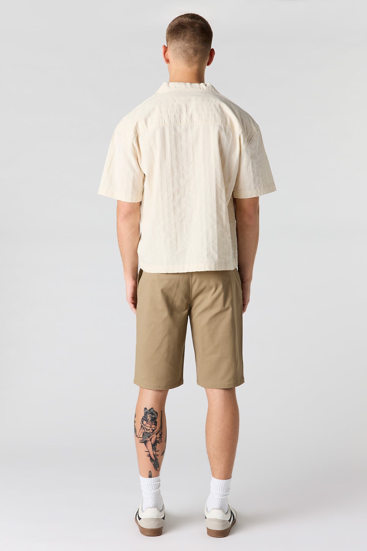 Vue alternative 3. Short chino