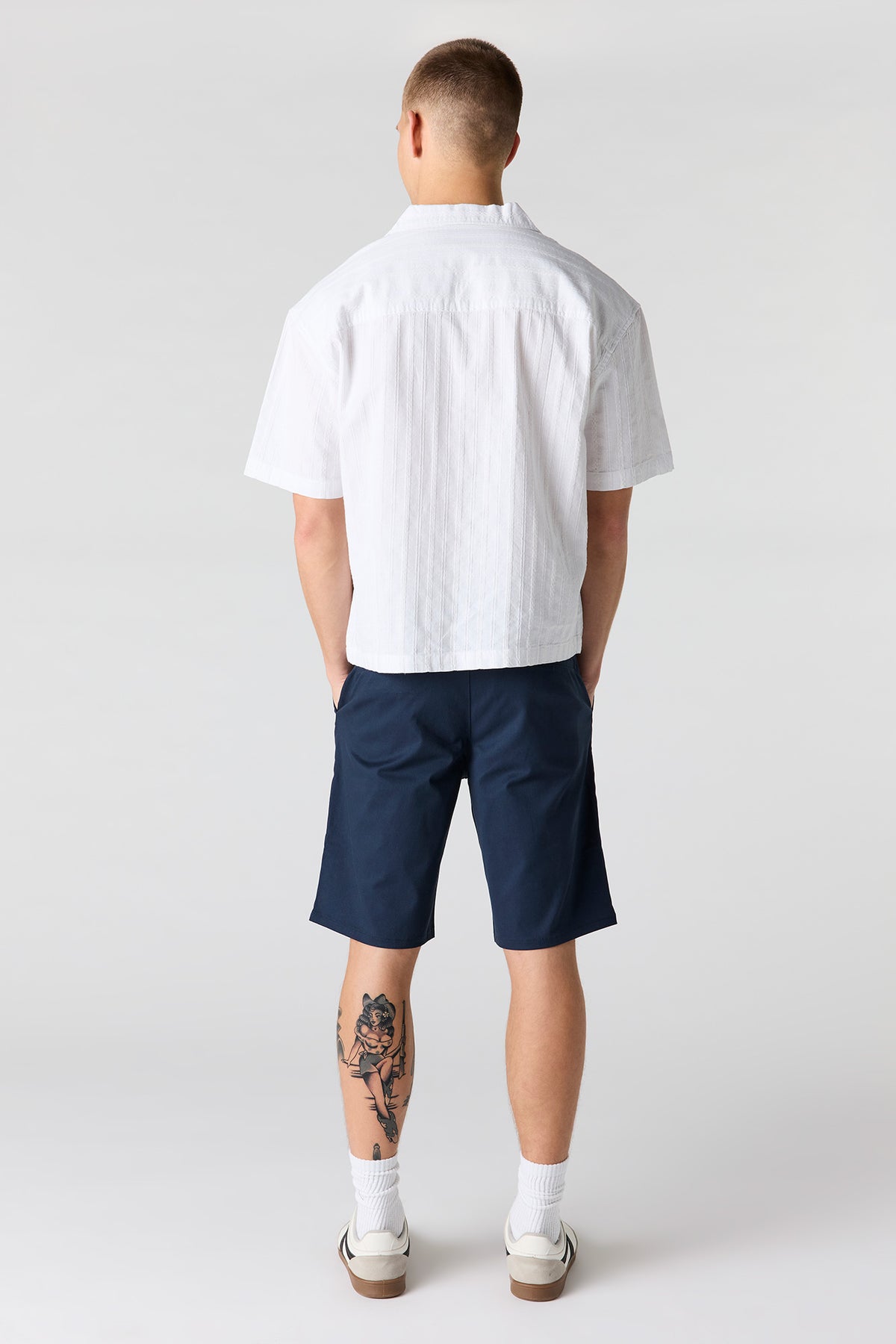 Vue alternative 3. Short chino