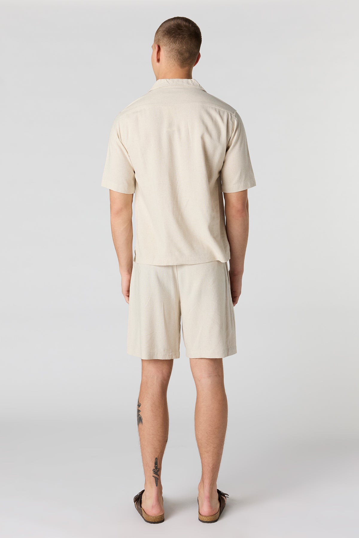 Vue alternative 3. Short en mélange de lin à taille coulissante