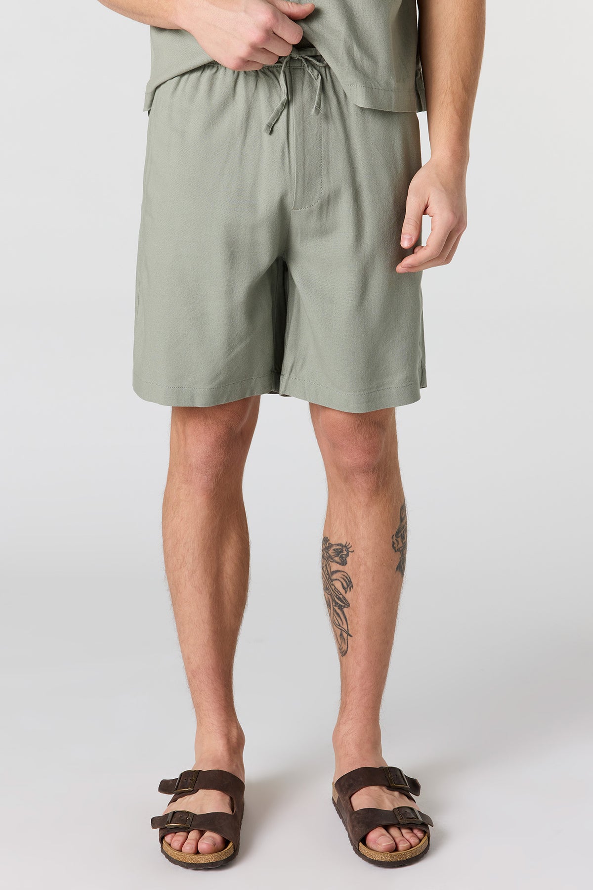 Short en mélange de lin à taille coulissante