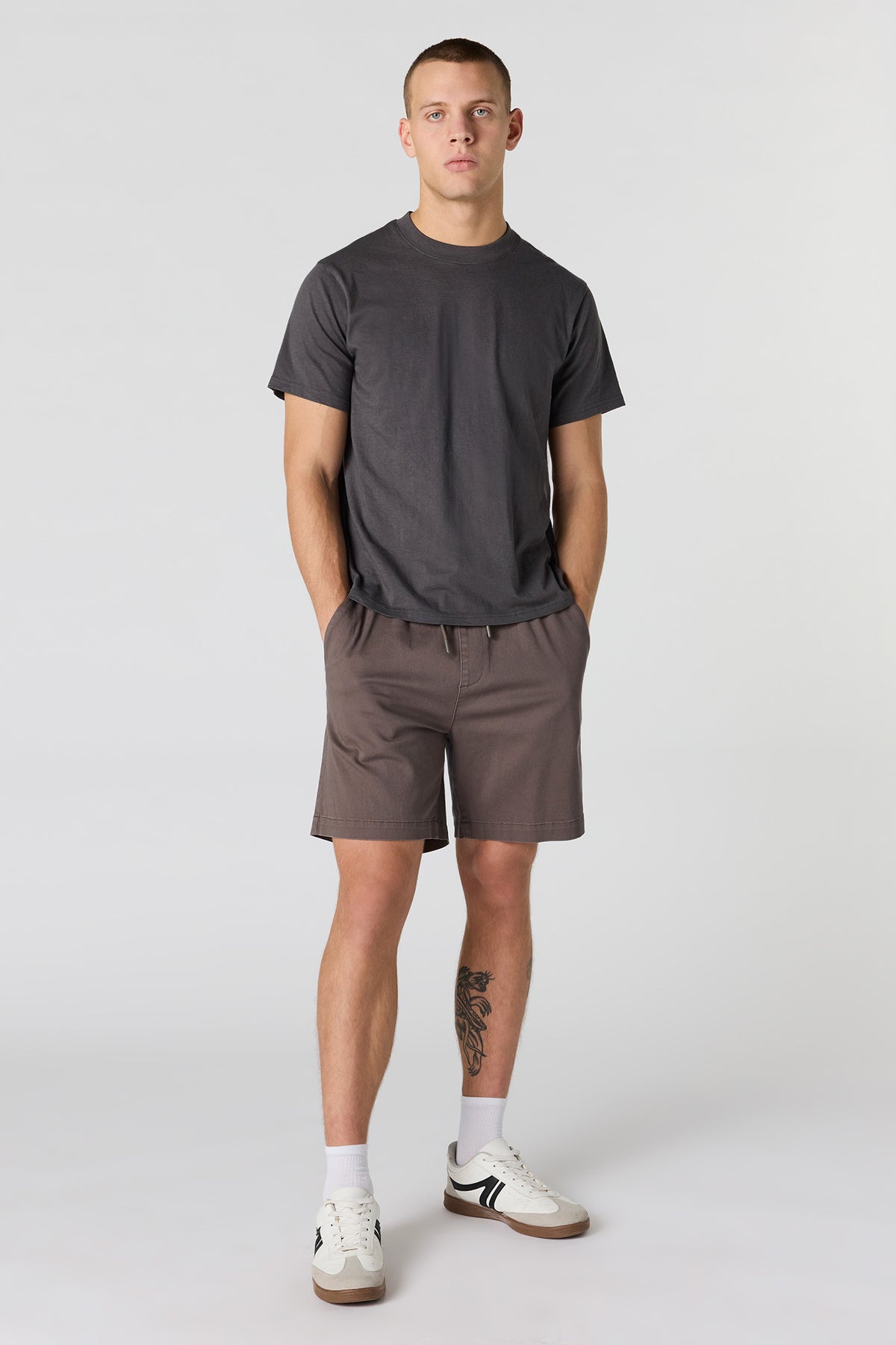 Vue alternative 2. Short à taille coulissante