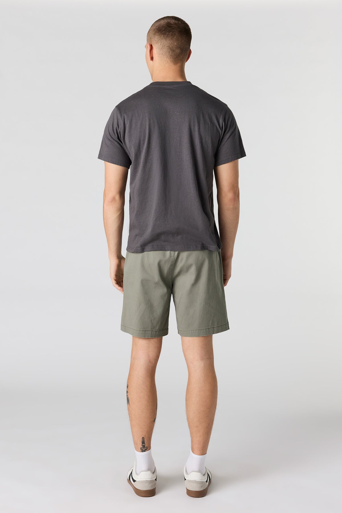Vue alternative 3. Short à taille coulissante