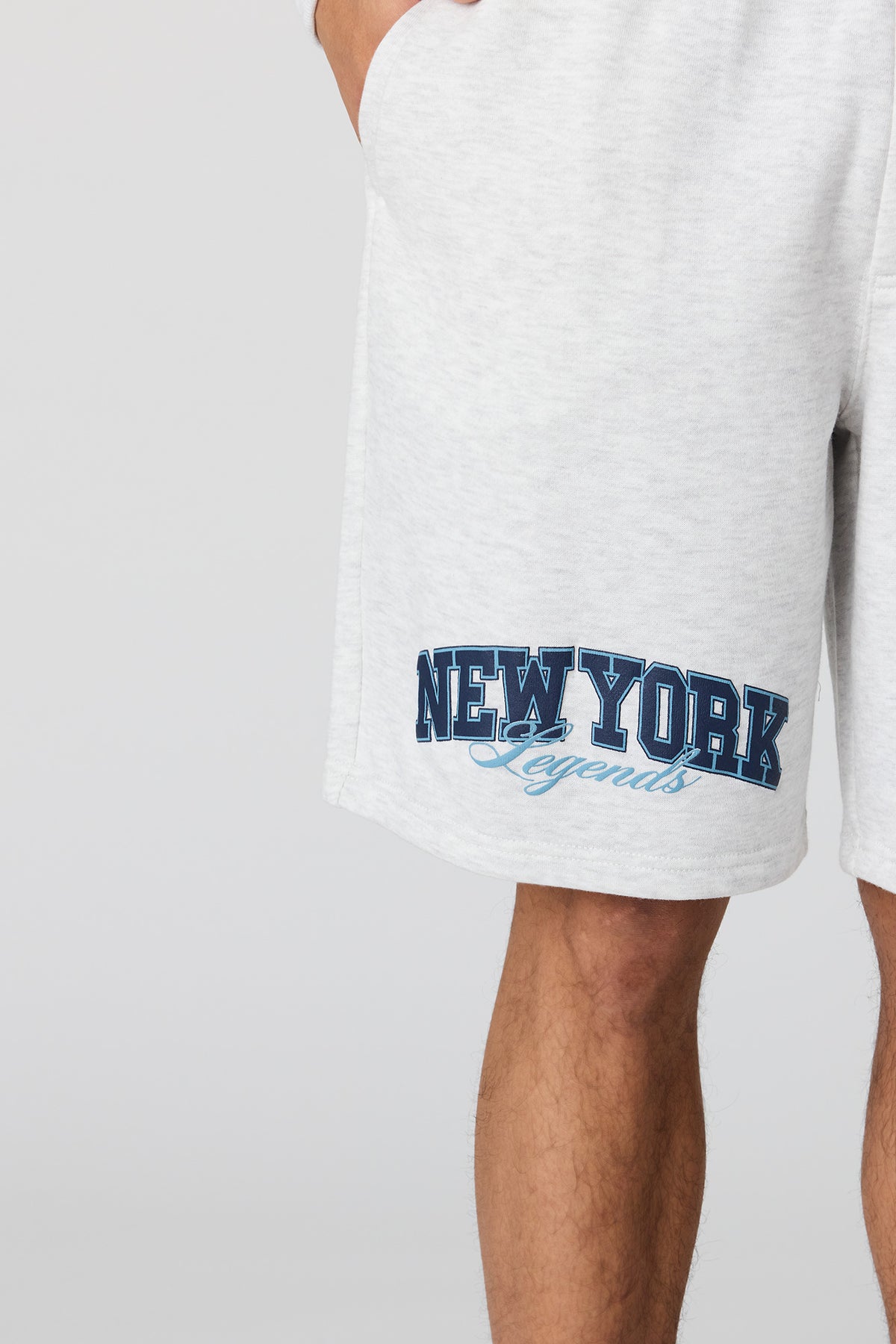 Vue alternative 4. Short en molleton imprimé