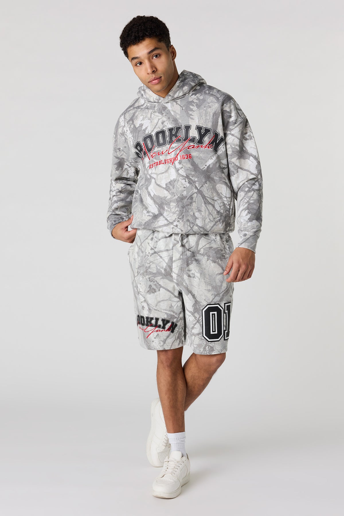 Vue alternative 2. Short en molleton imprimé