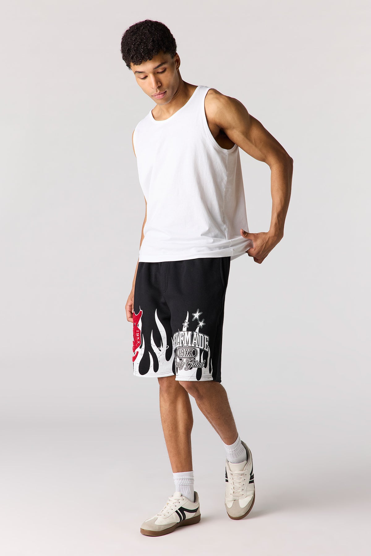 Vue alternative 2. Short en molleton imprimé