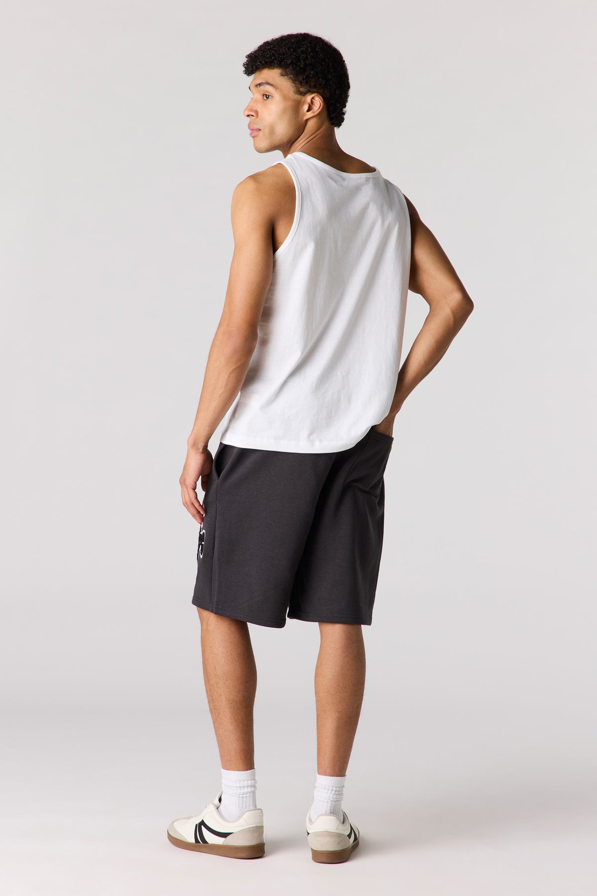 Vue alternative 3. Short en molleton imprimé