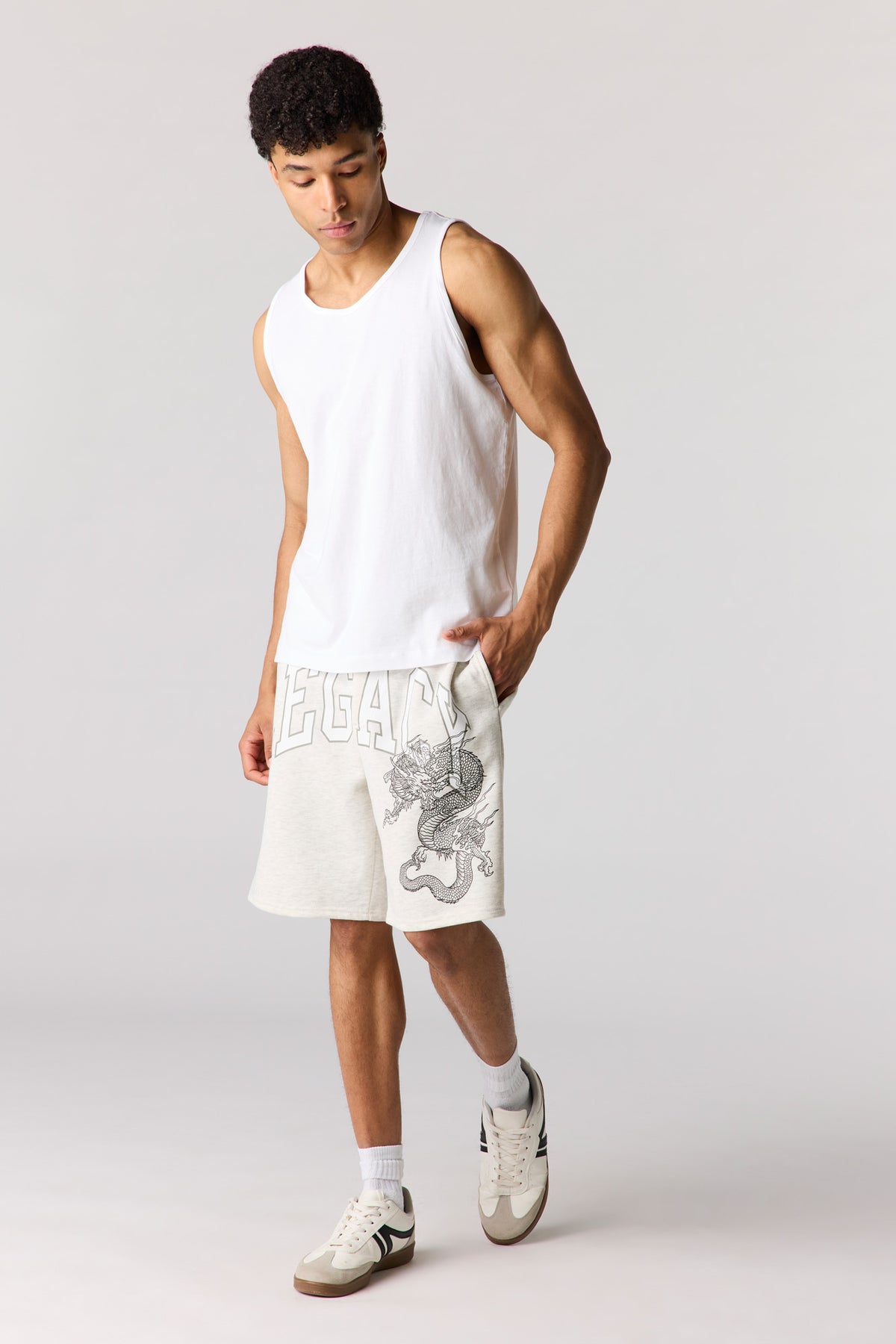 Vue alternative 2. Short en molleton imprimé