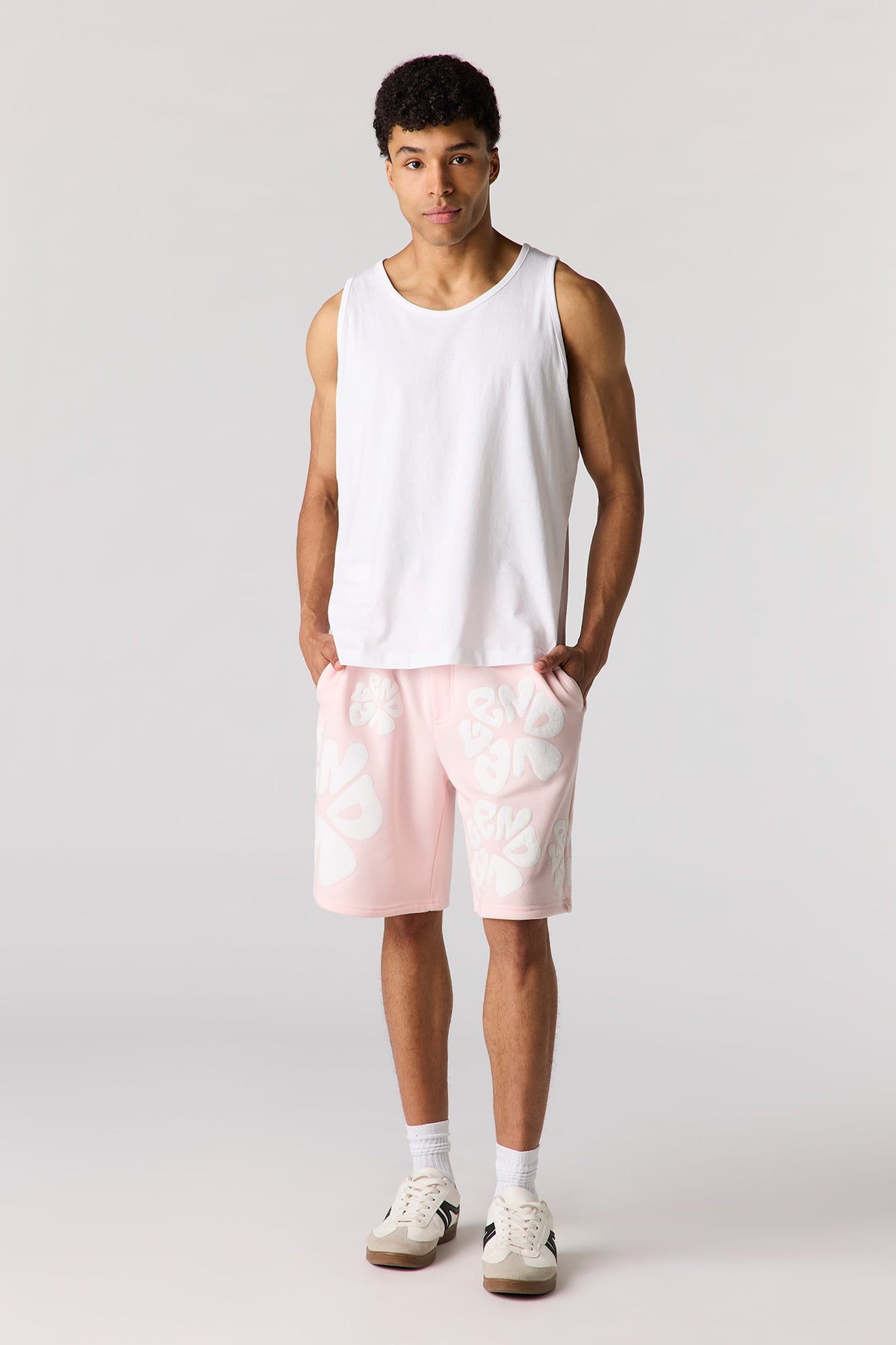 Alt View 2. Graphic Fleece Short 8.5" - Light Pink