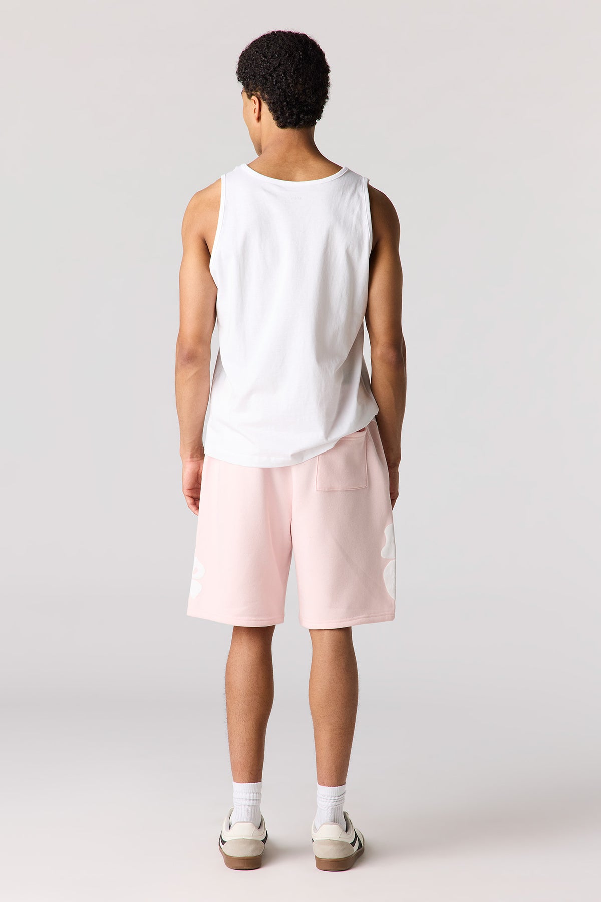 Alt View 3. Graphic Fleece Short 8.5" - Light Pink