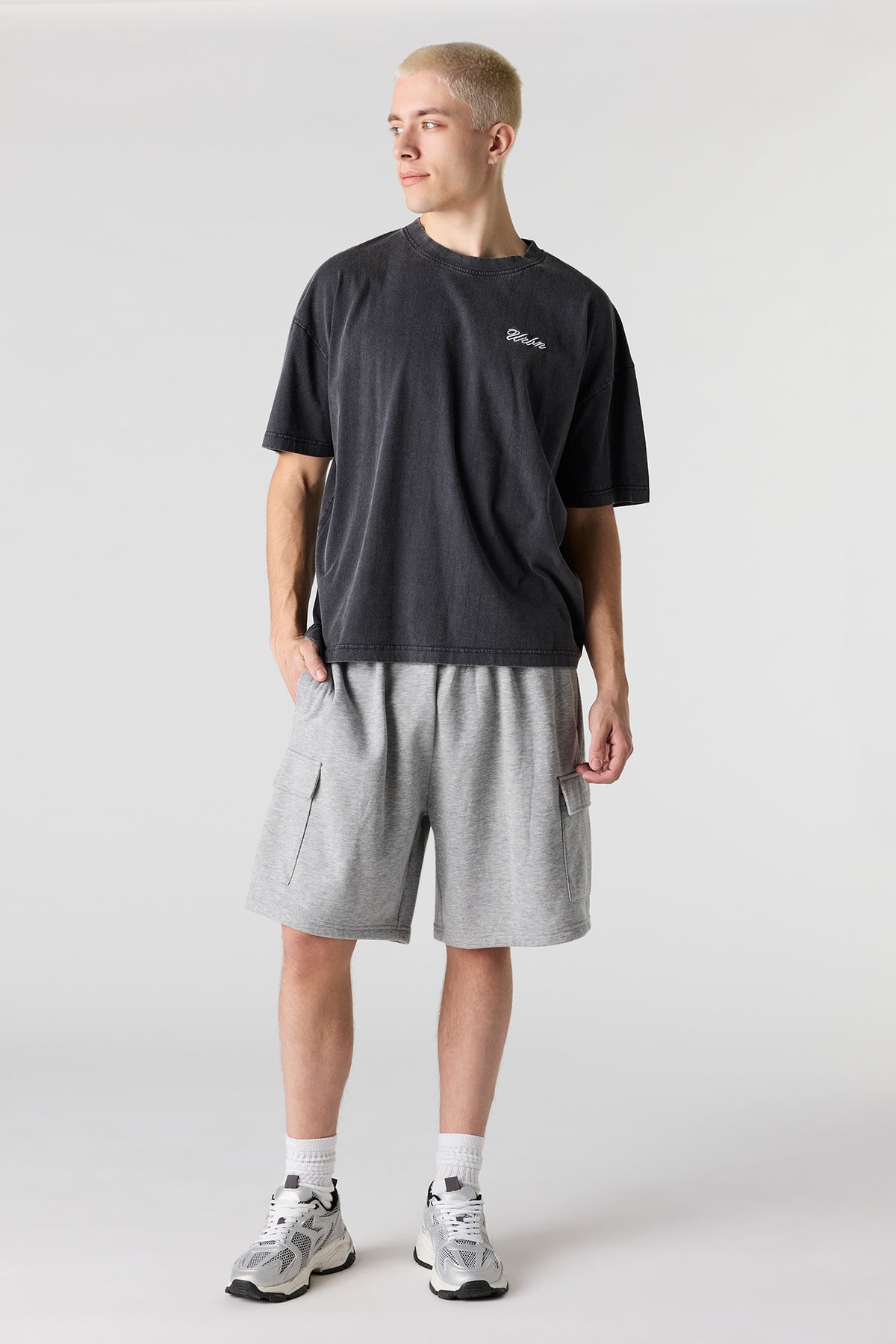 Alt View 2. Fleece Baggy Cargo Short - Heather Grey