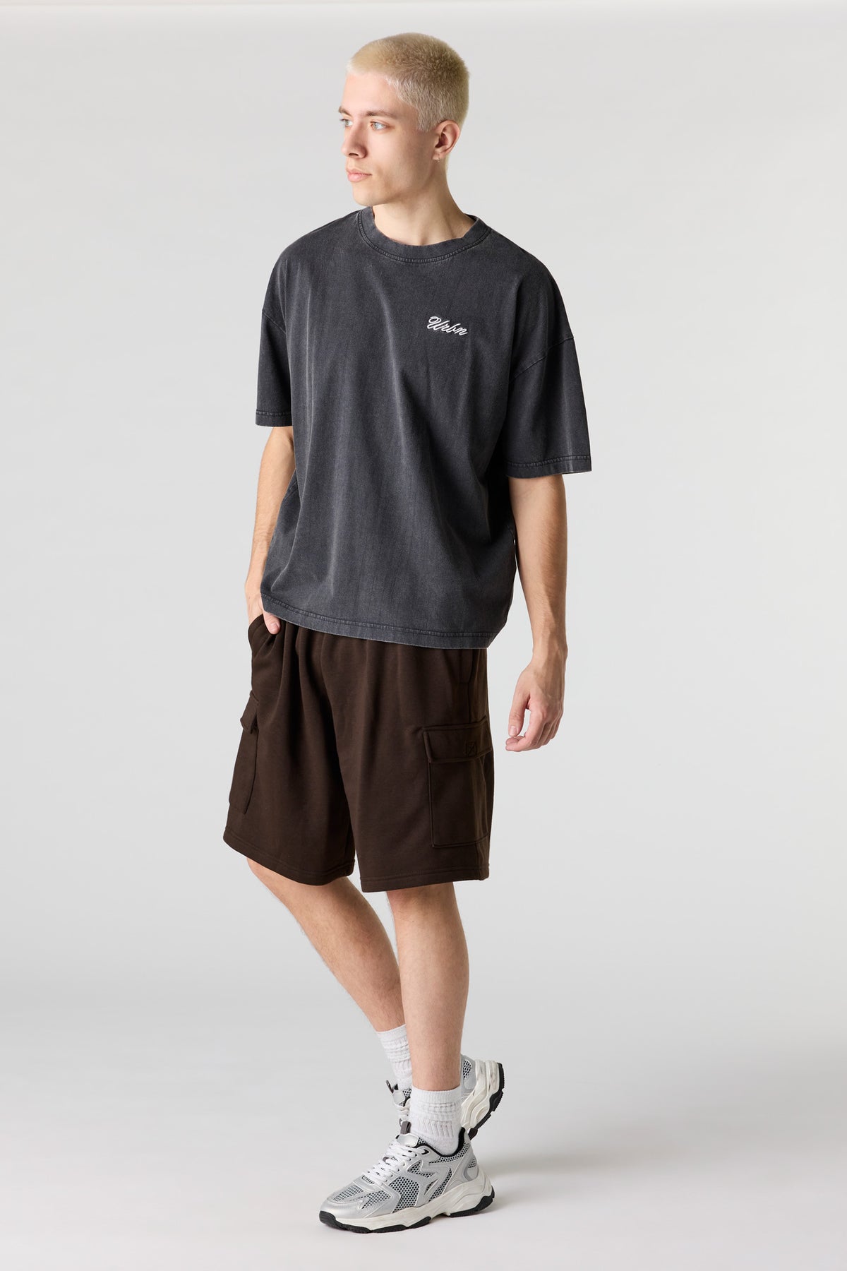 Alt View 2. Fleece Baggy Cargo Short - Dark Brown