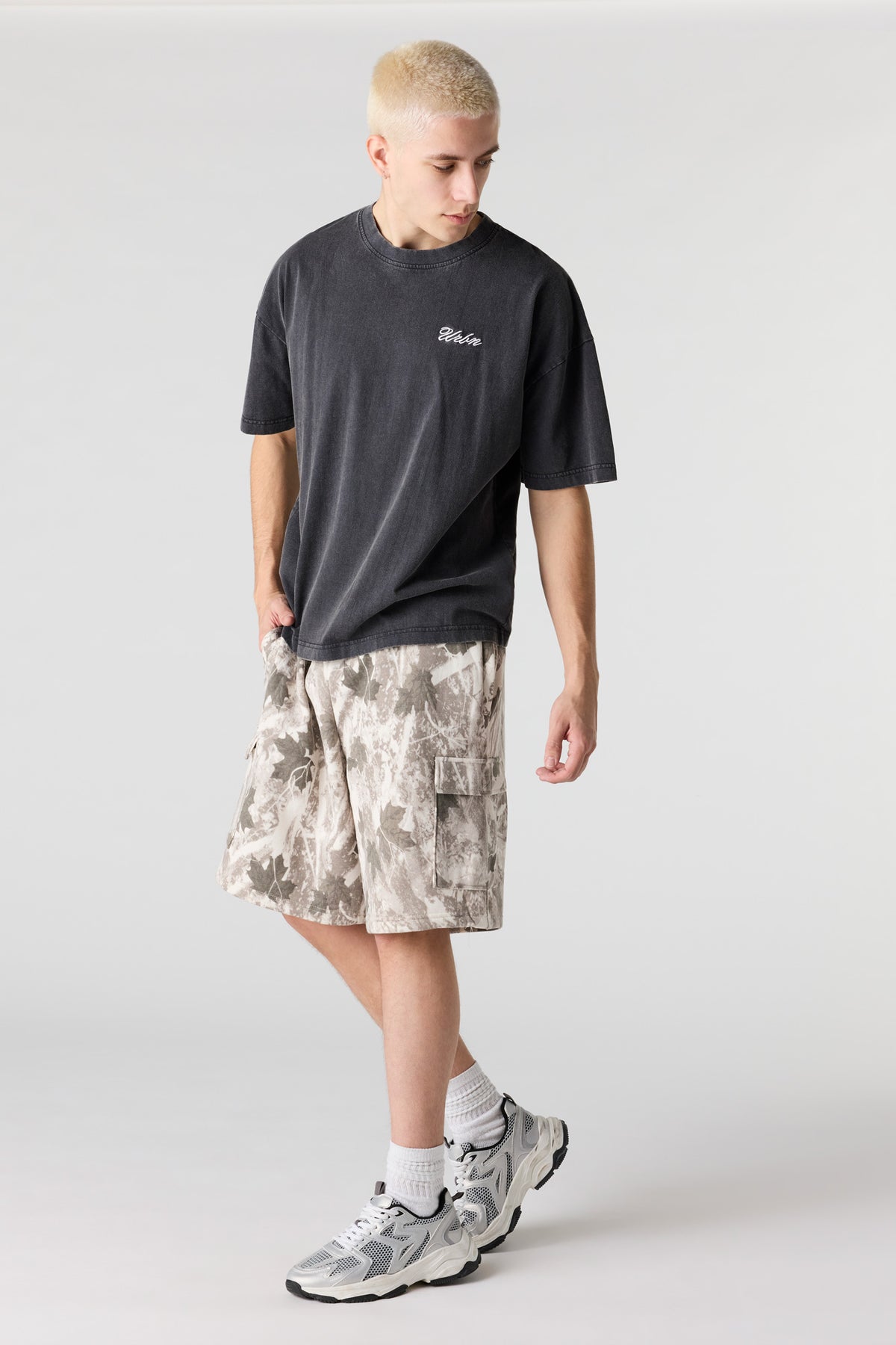 Alt View 2. Fleece Baggy Cargo Short - Beige