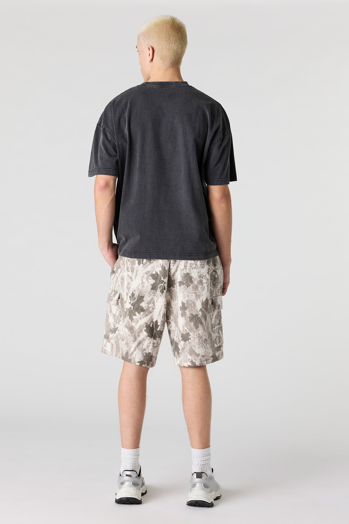 Alt View 3. Fleece Baggy Cargo Short - Beige
