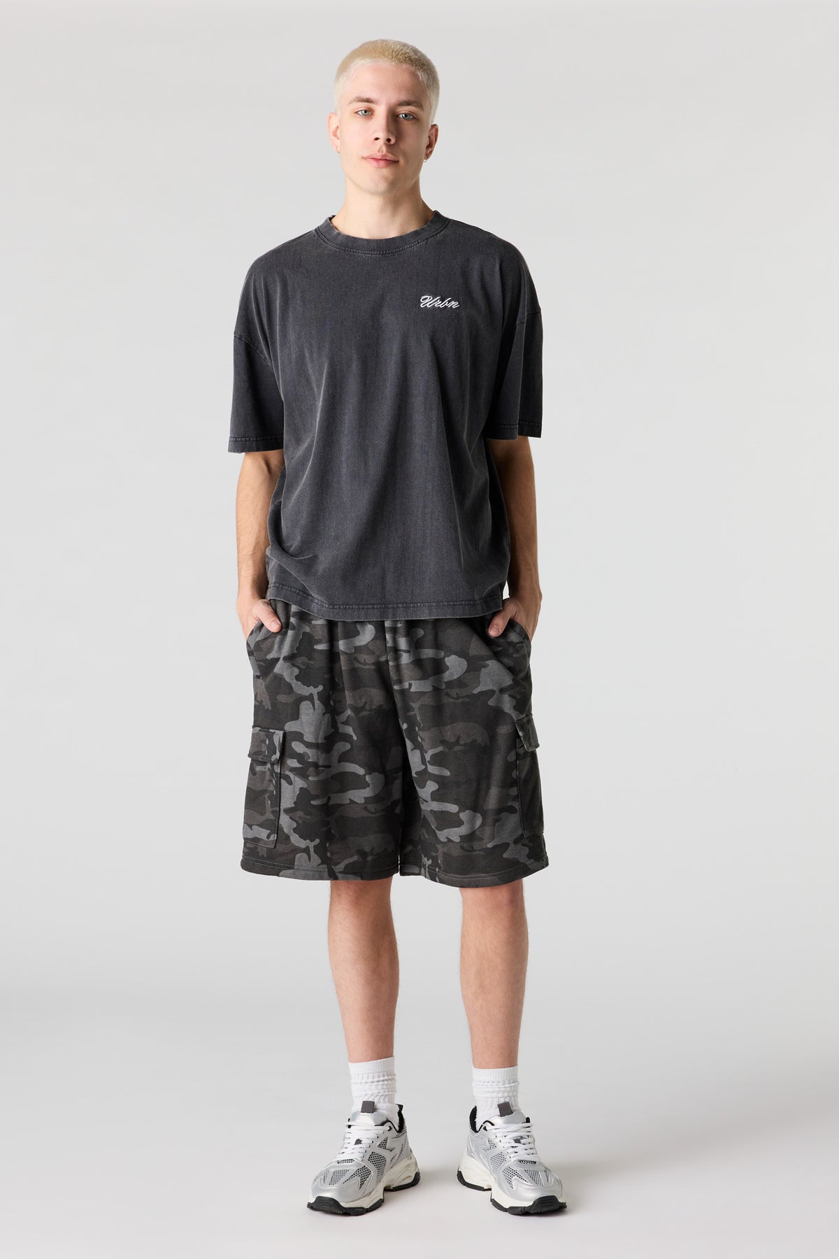 Alt View 2. Fleece Baggy Cargo Short - Camouflage