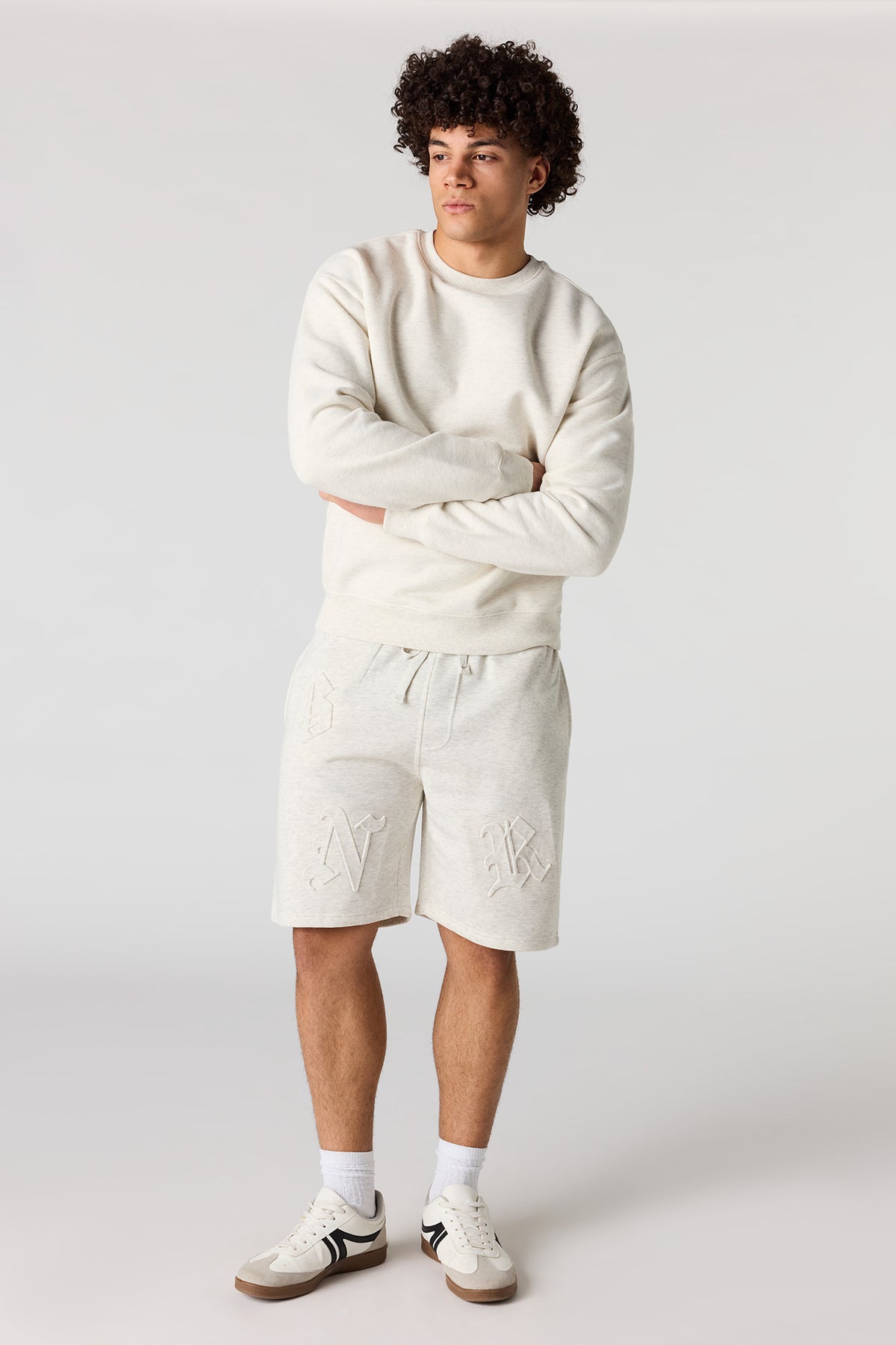 Vue alternative 2. Short en molleton embossé 8,5 po