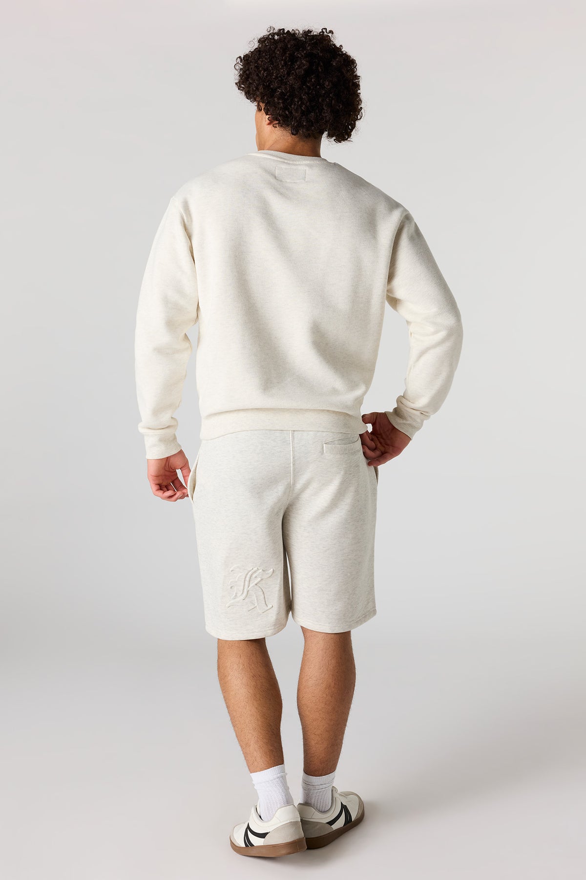 Vue alternative 3. Short en molleton embossé 8,5 po
