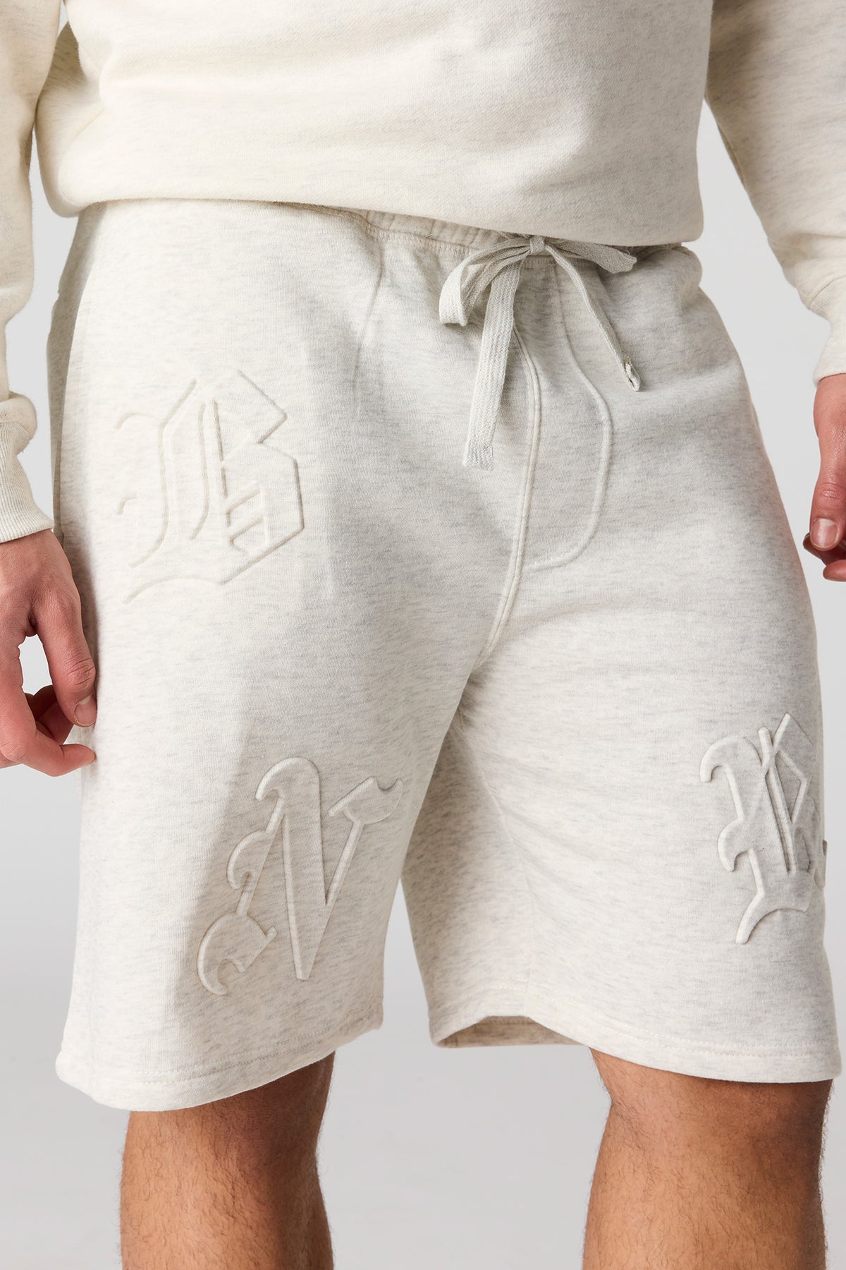 Vue alternative 4. Short en molleton embossé 8,5 po