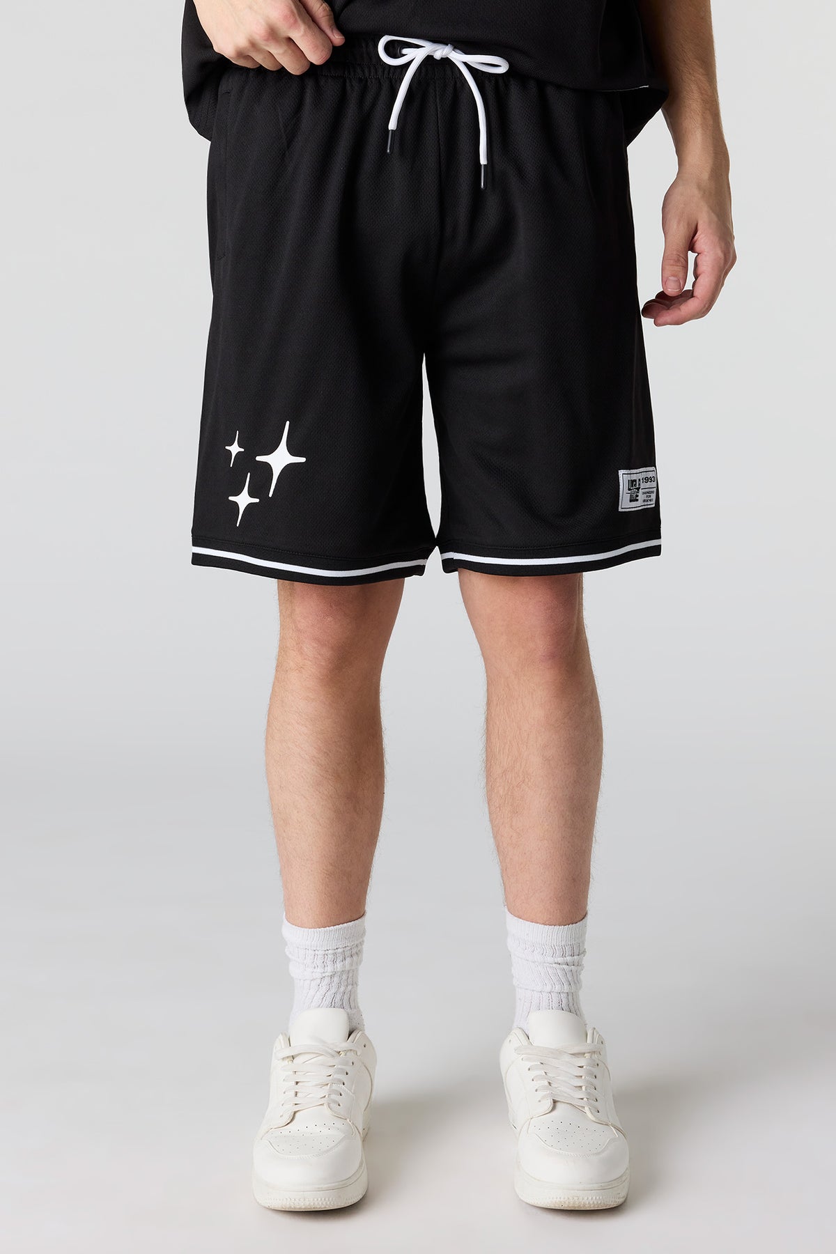 Vue alternative 2. Short en filet imprimé