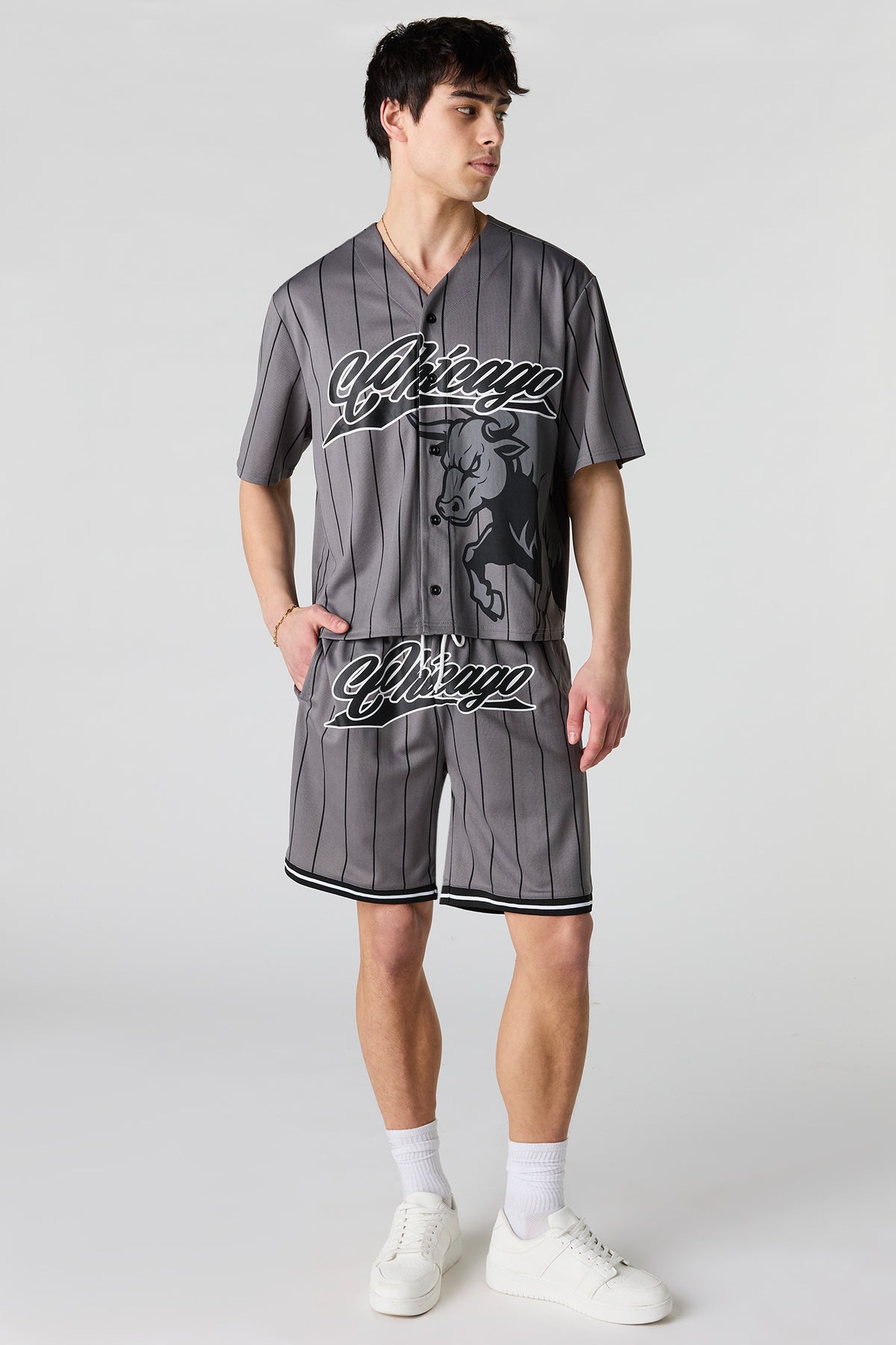 Vue alternative 3. Short en filet imprimé