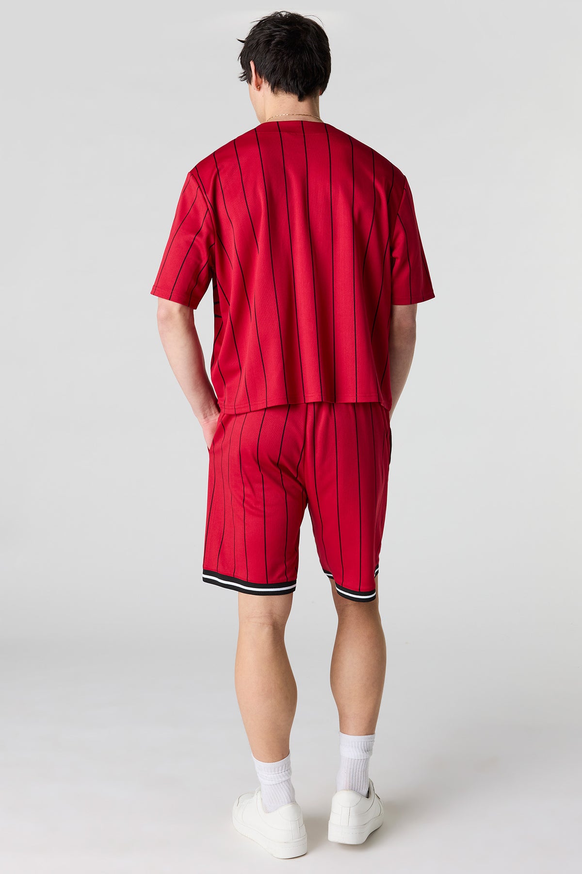 Vue alternative 3. Short en filet imprimé