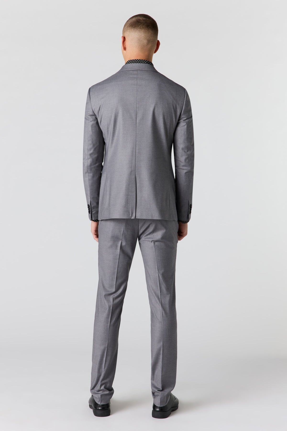 Vue alternative 3. Pantalon de complet ajusté