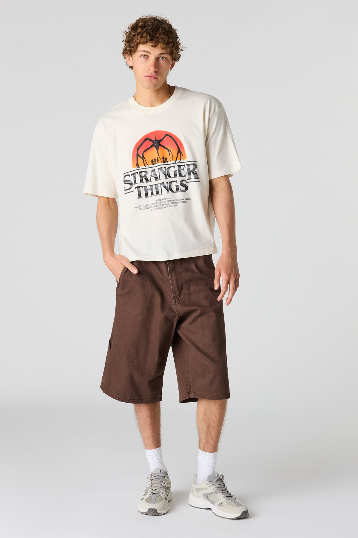 Alt View 3. Stranger Things Graphic Boxy T-Shirt - Natural