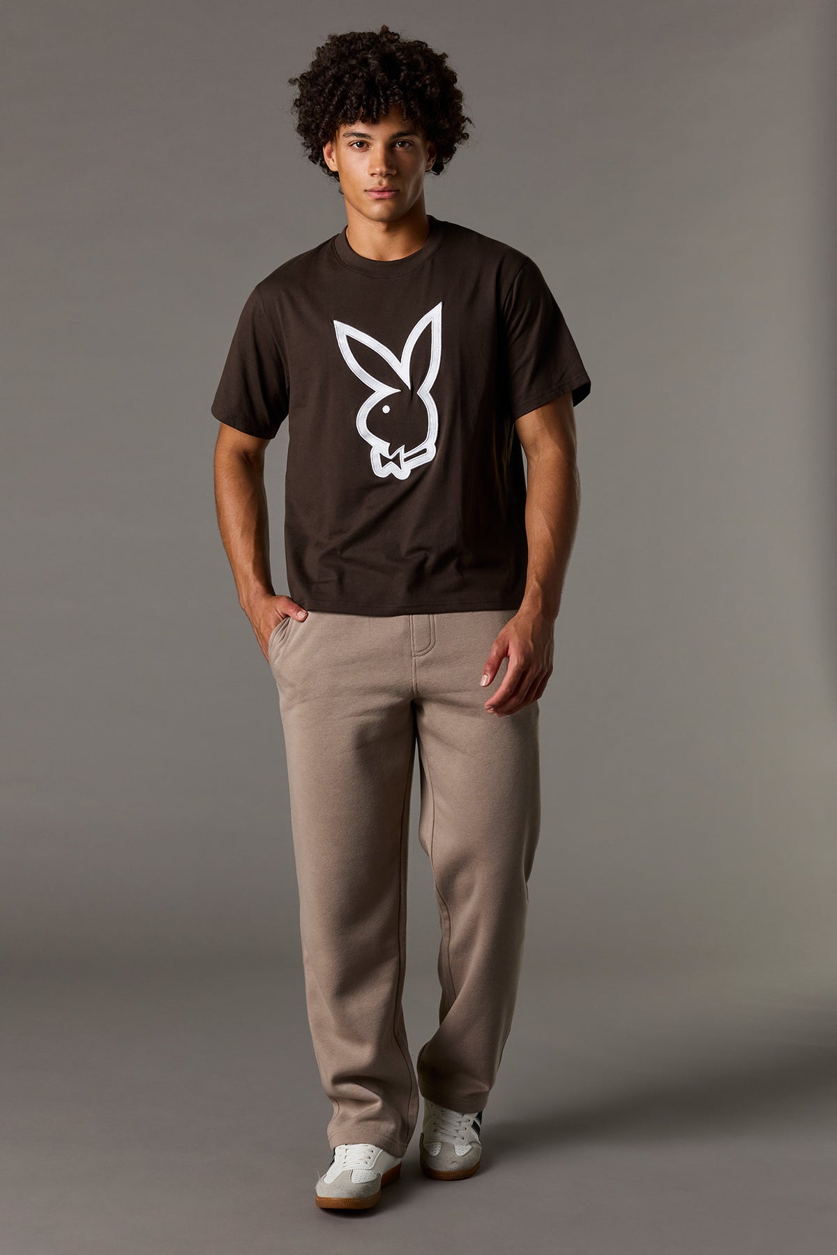 Vue alternative 3. T-shirt avec motif brodé Playboy en sergé