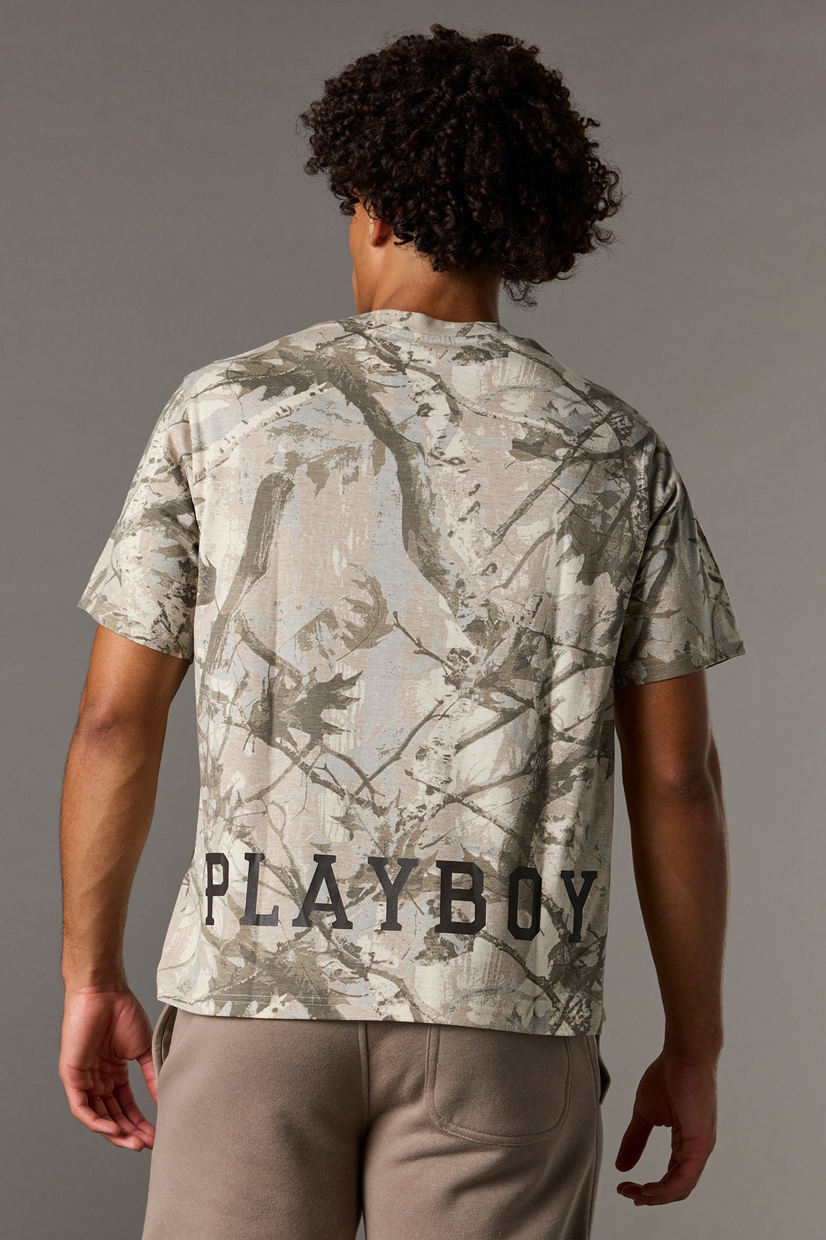 Vue alternative 2. T-shirt avec motif brodé Playboy en sergé