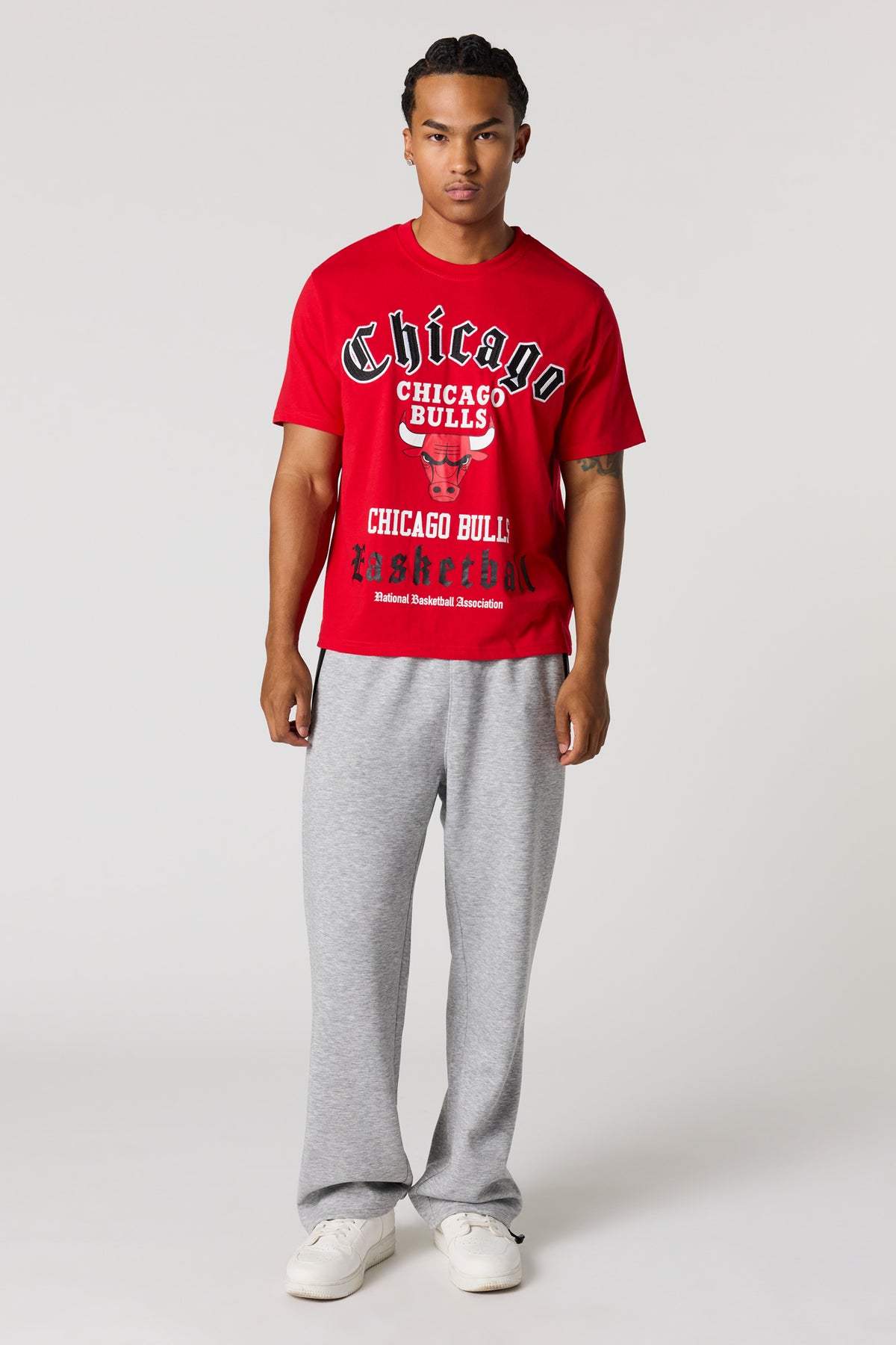 Vue alternative 3. T-shirt avec motif brodé Chicago Bulls