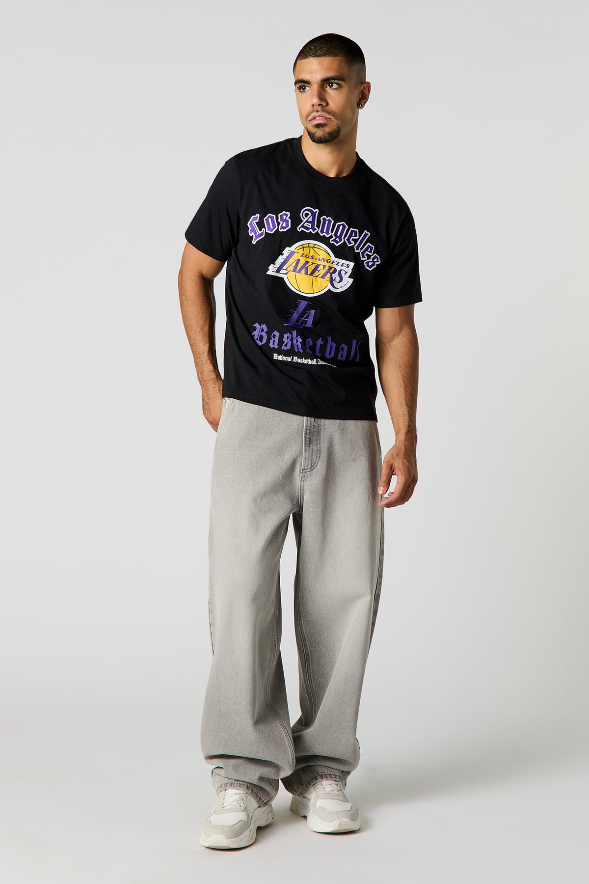 Alt View 3. LA Lakers Graphic T-Shirt - Black