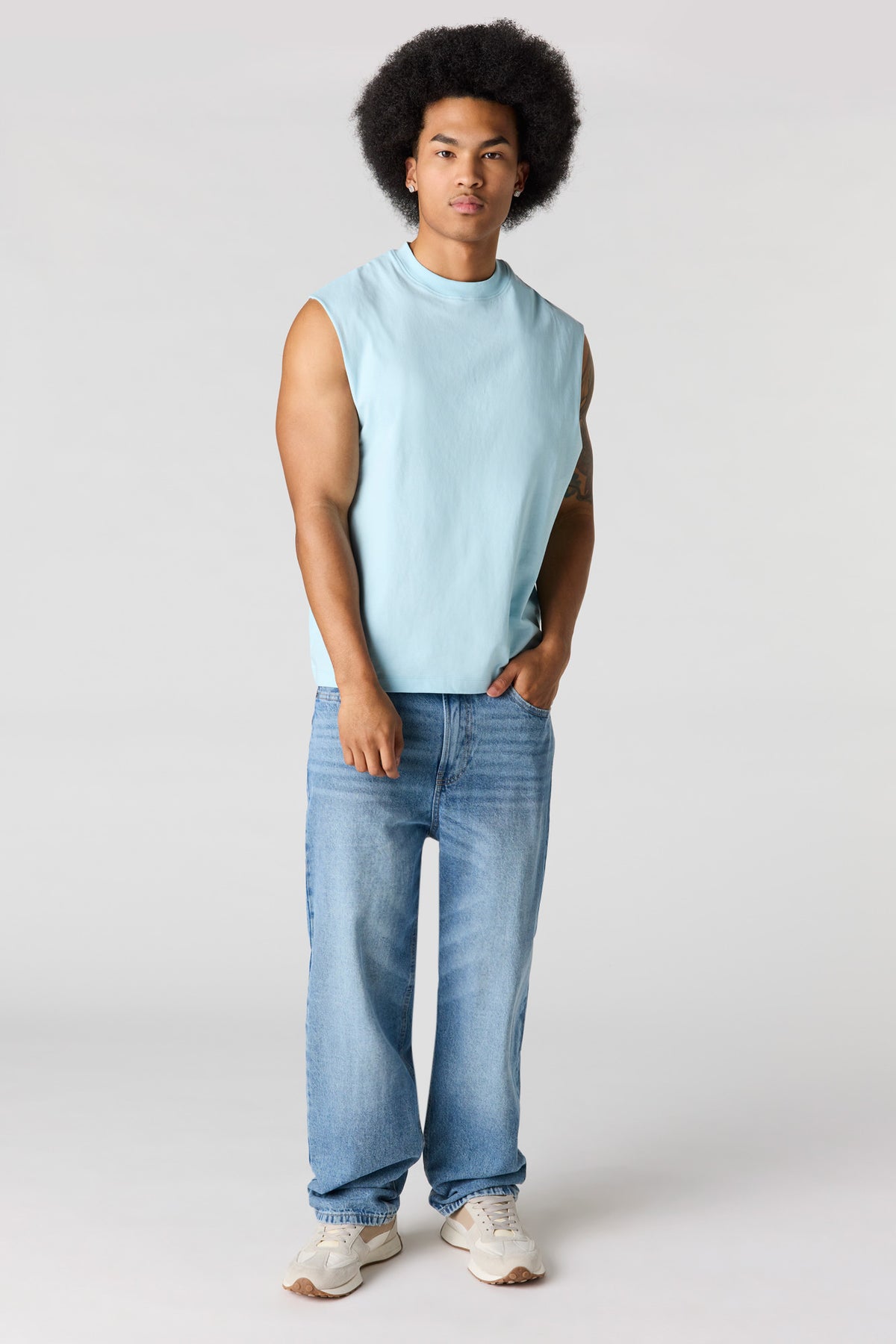 Vue alternative 3. Débardeur sport uni