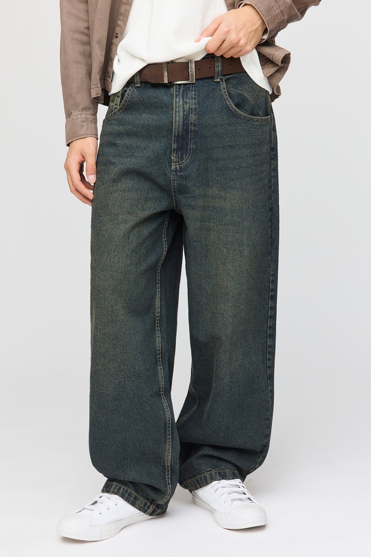 Alt View 2. Super Baggy Dark Tint Jean - Midnight Blue