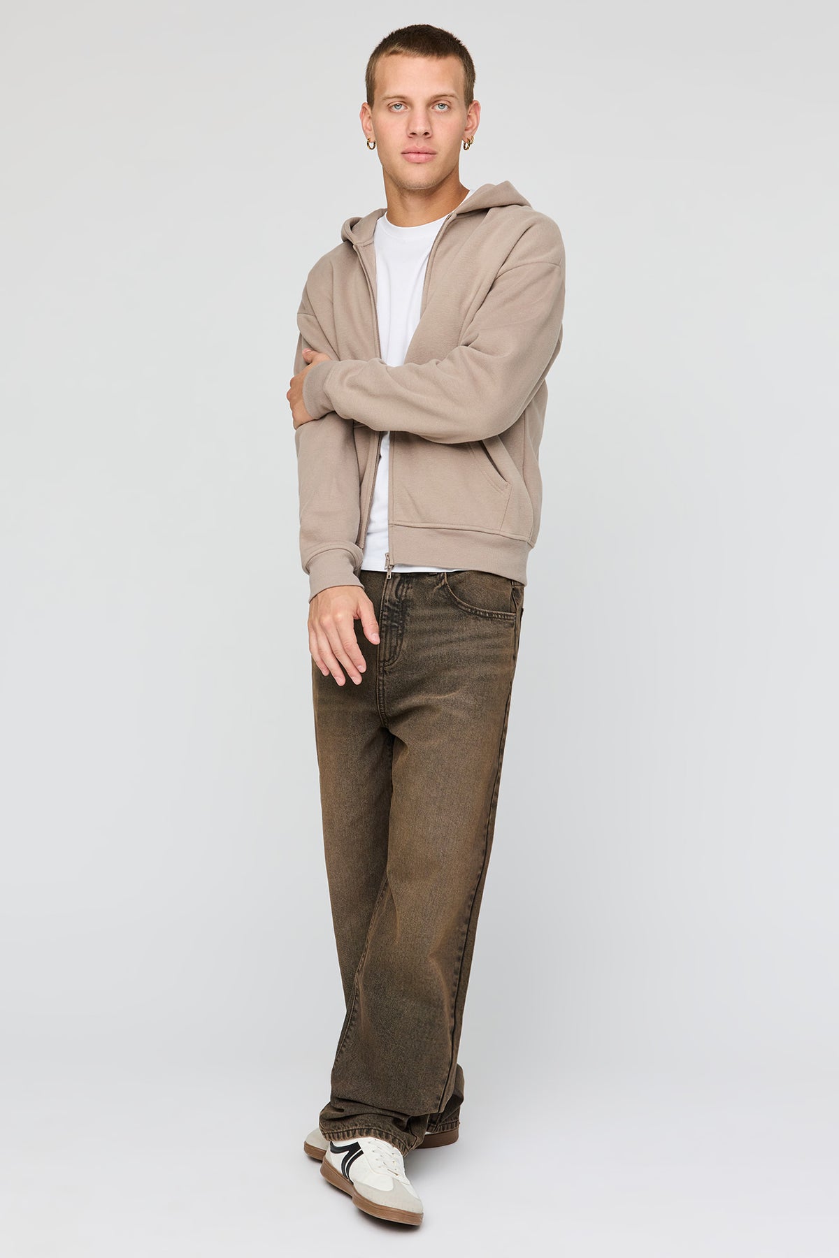 Vue alternative 2. Jean baggy délavé brun