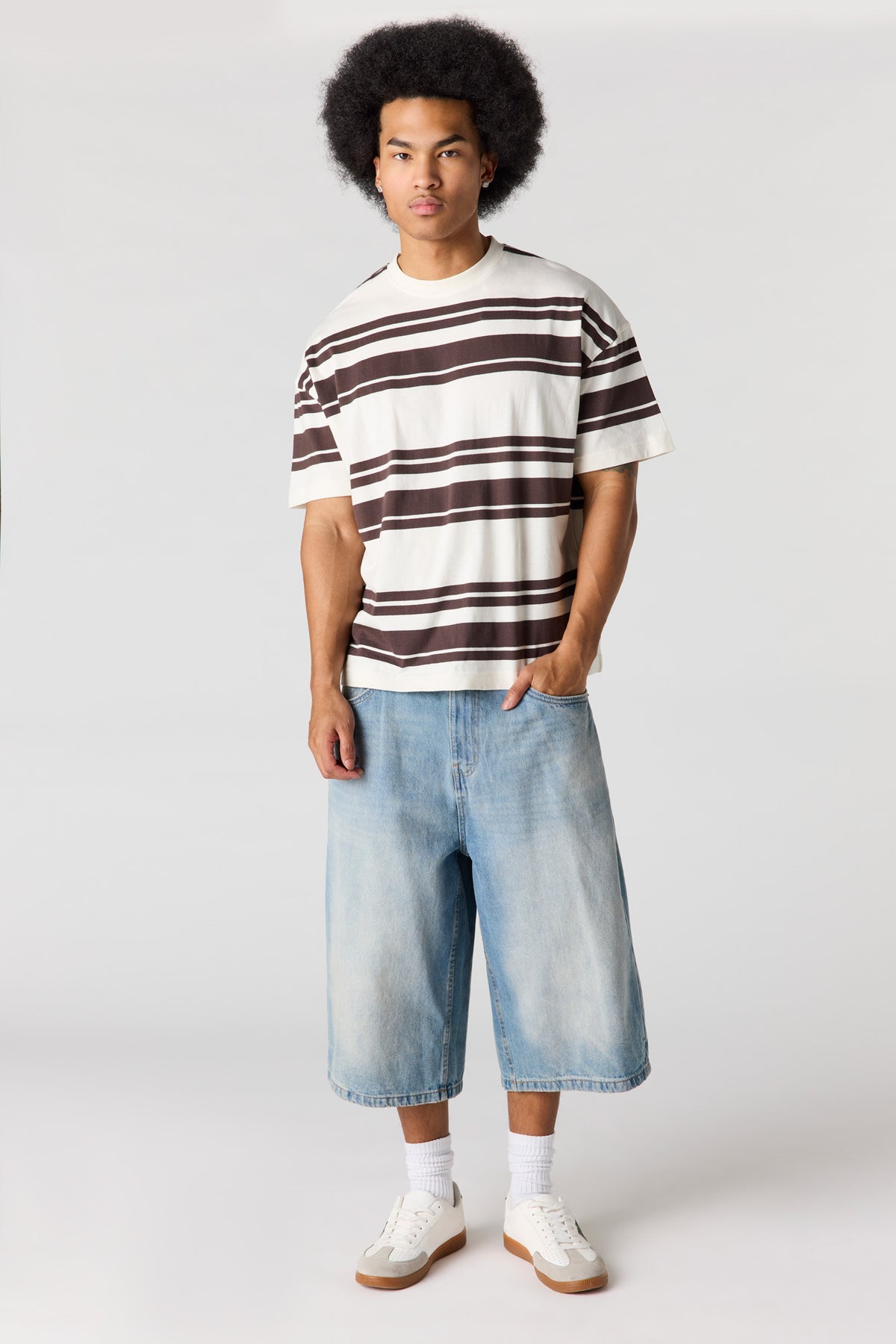 Alt View 3. Striped Relaxed T-Shirt - Dark Brown
